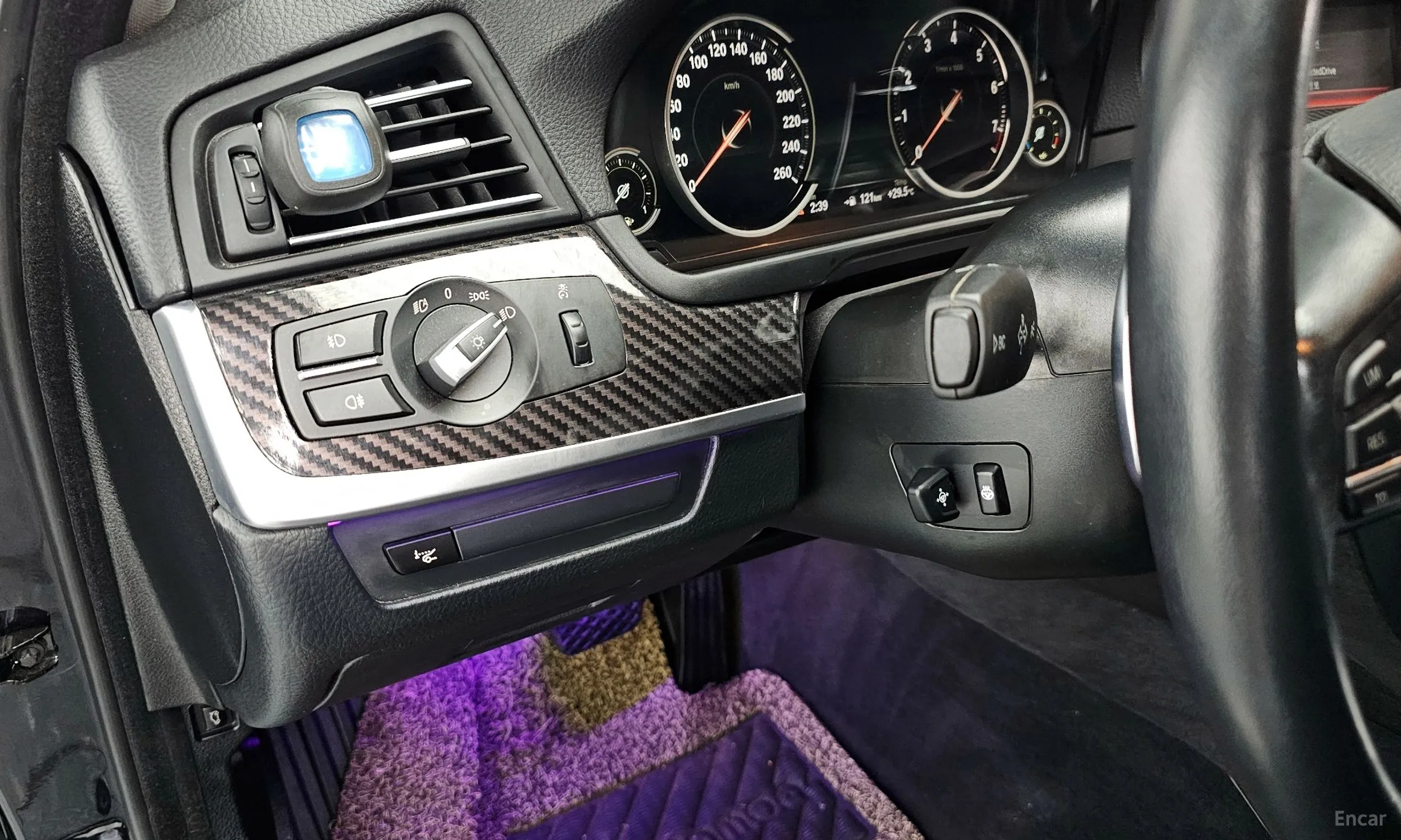BMW 5 Series (F10) превью 14