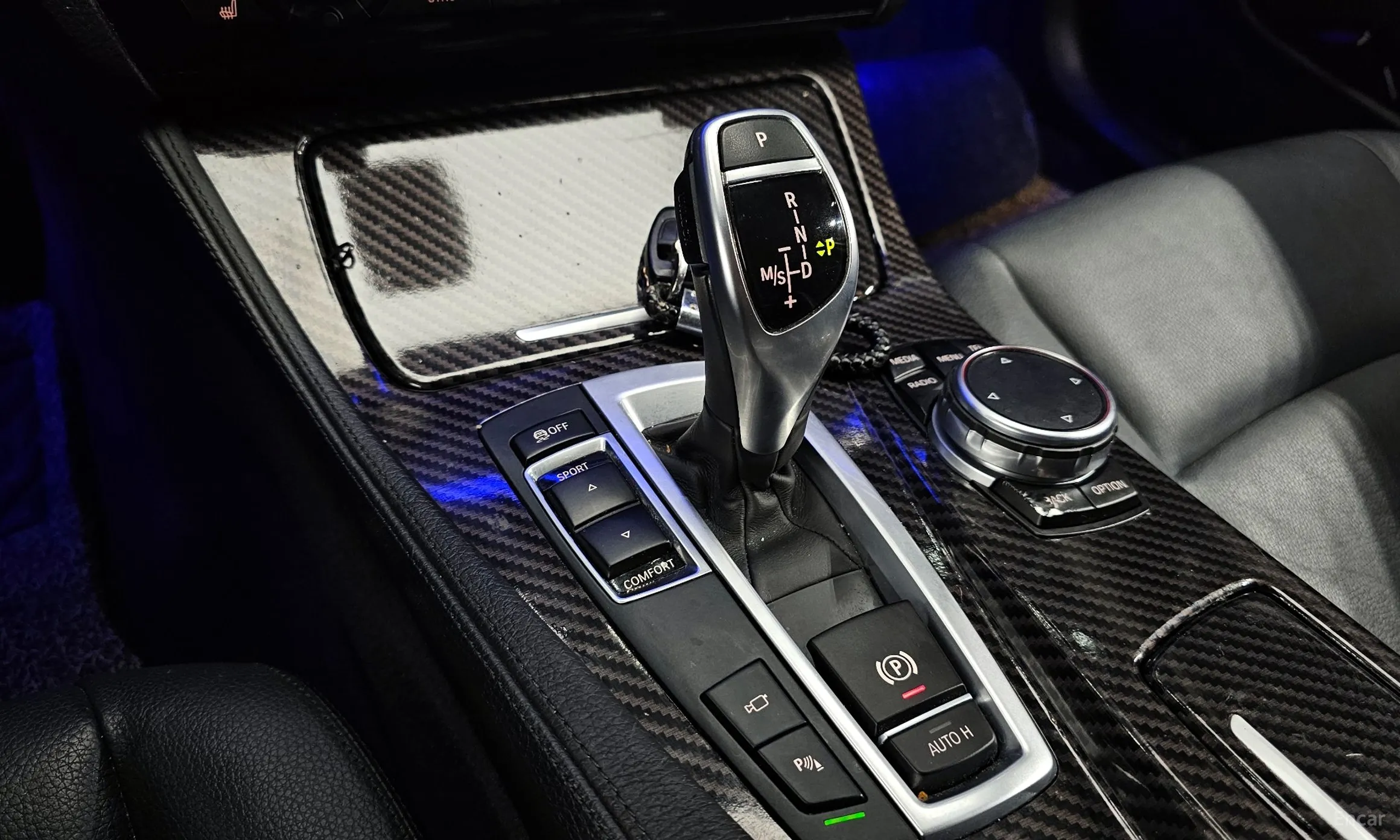 BMW 5 Series (F10) превью 9