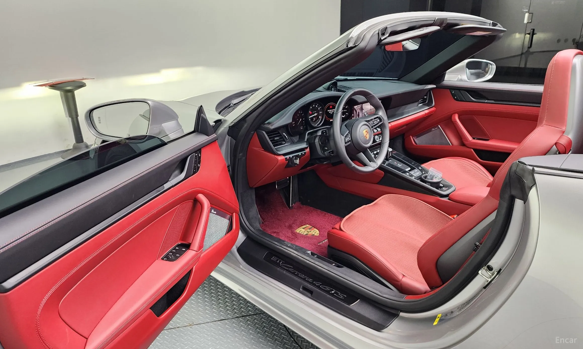 Porsche 911 (992) превью 10