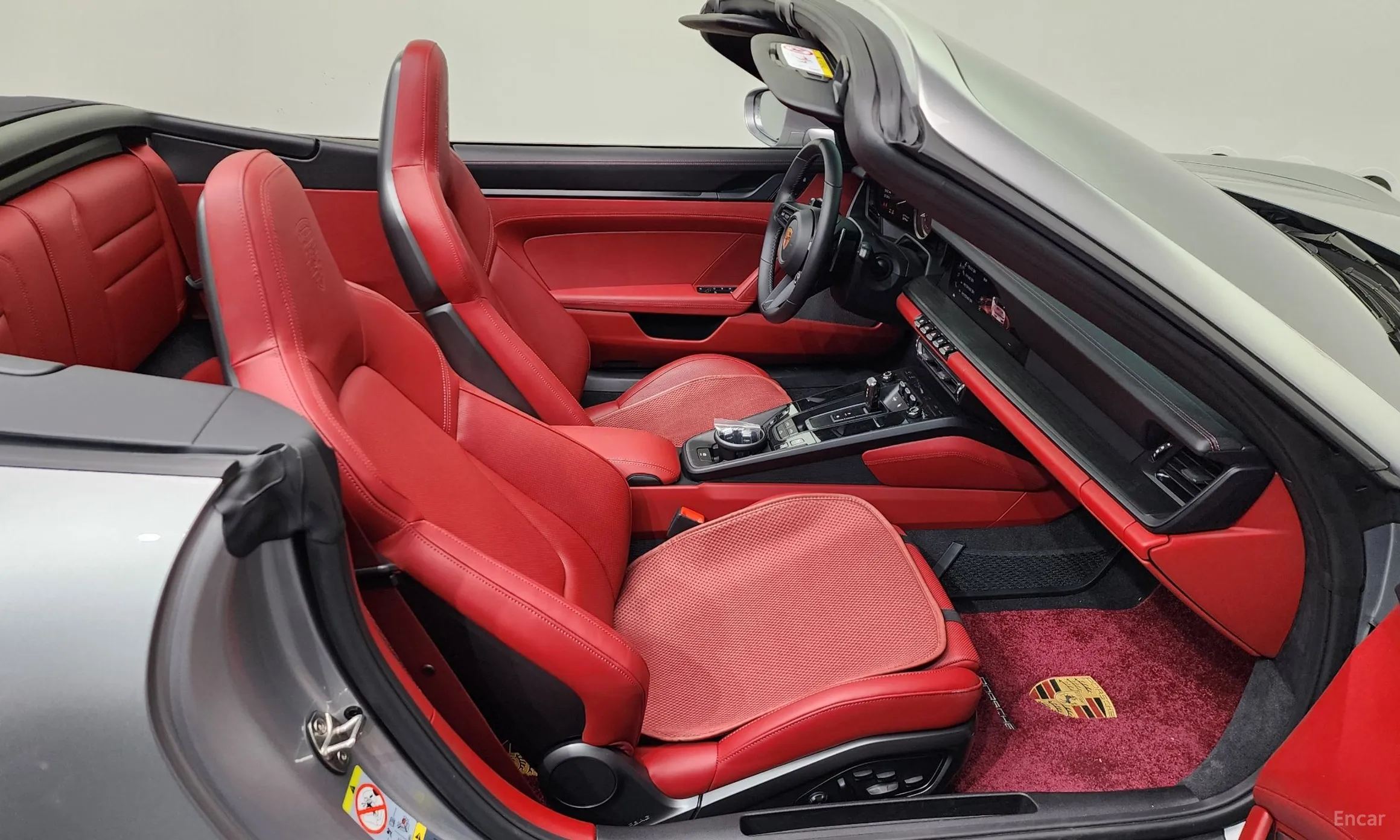 Porsche 911 (992) превью 11