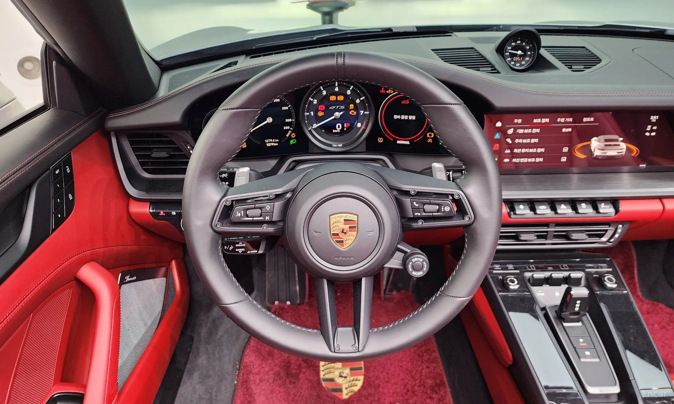 Porsche 911 (992) превью 13