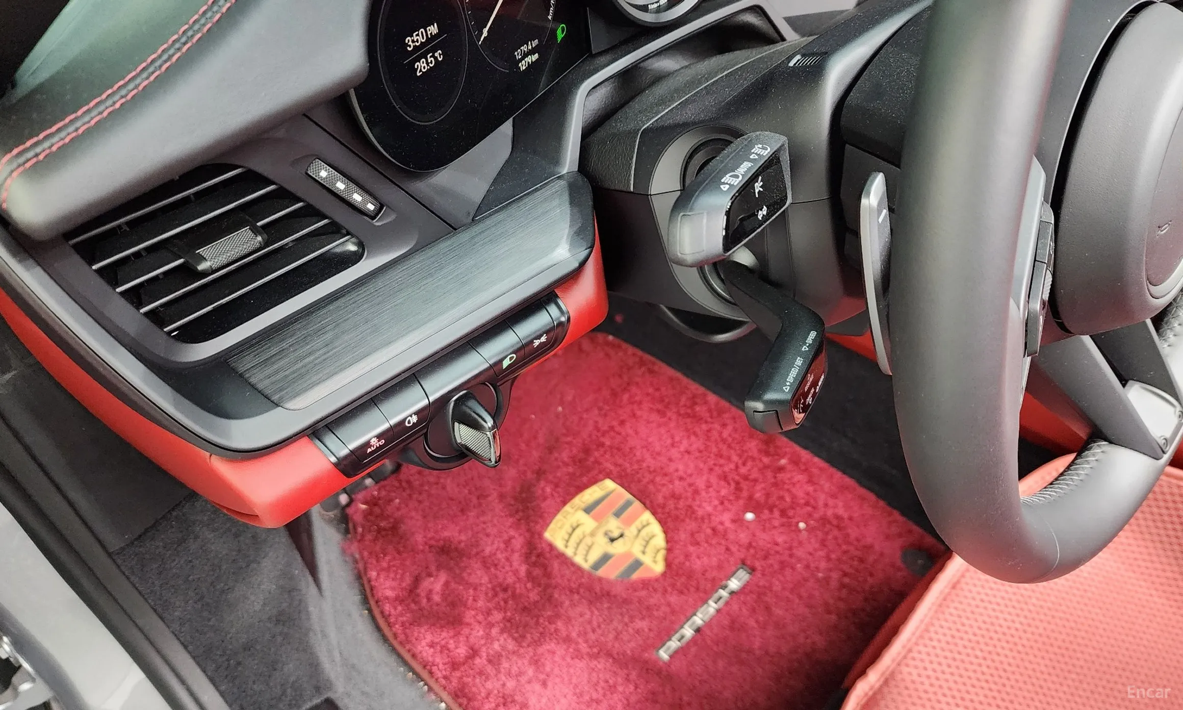 Porsche 911 (992) превью 18