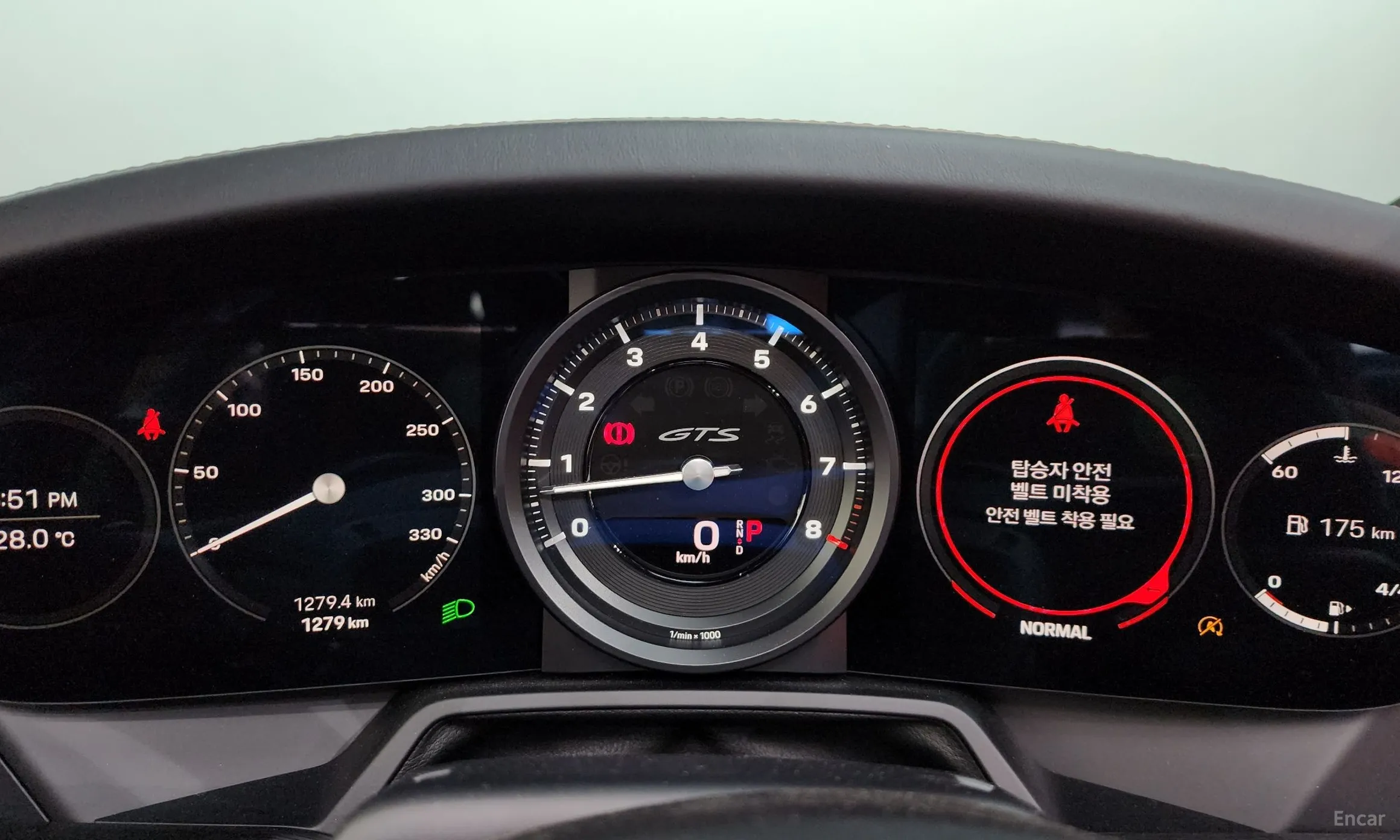 Porsche 911 (992) превью 8