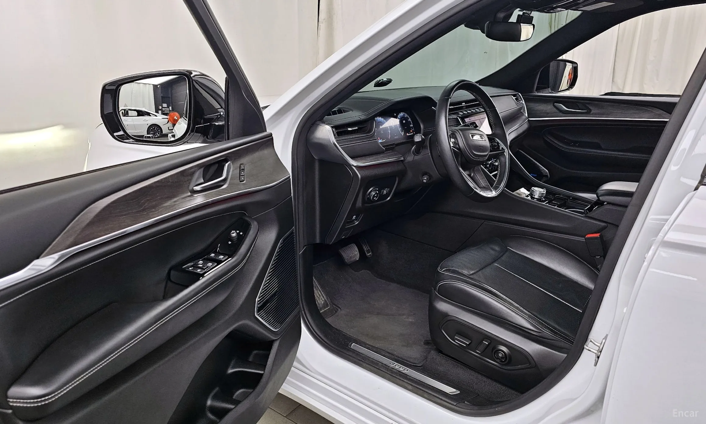 Jeep Grand Cherokee (WL) превью 10