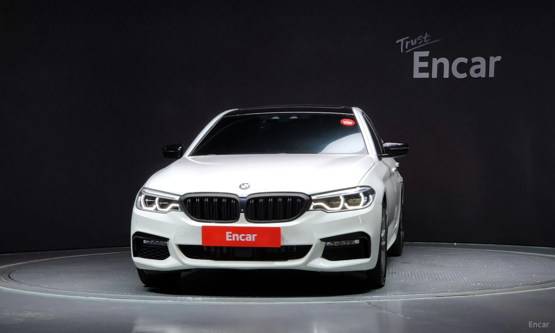 BMW 5 Series (G30) превью 2