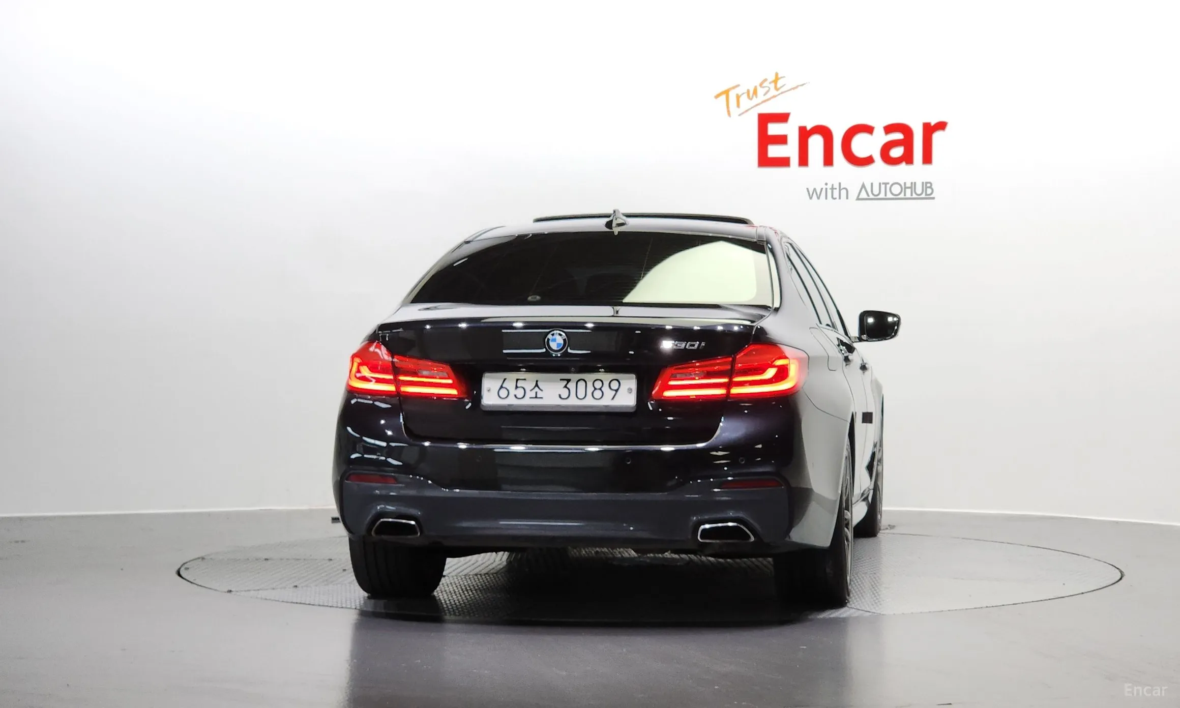 BMW 5 Series (G30) превью 3
