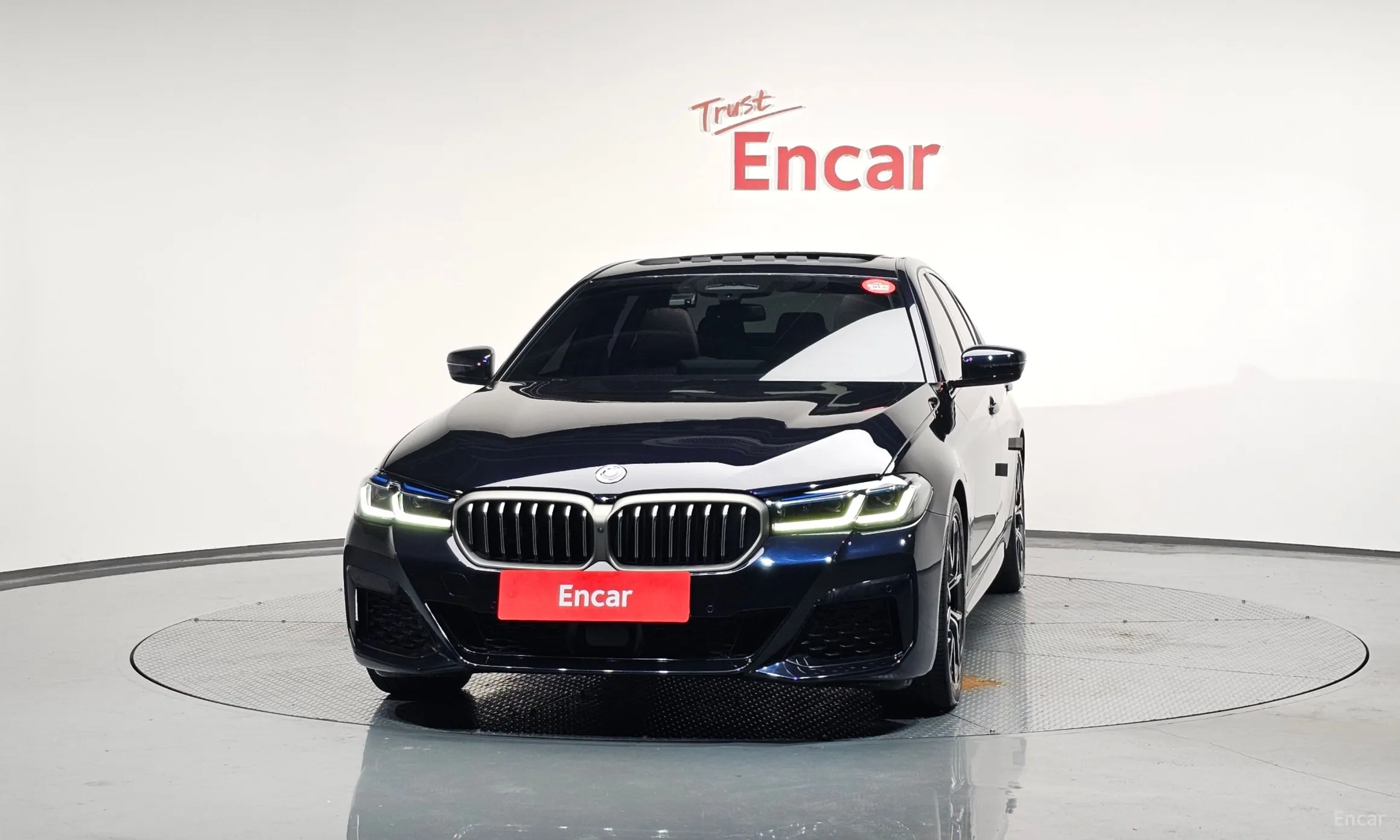 BMW 5 Series (G30) превью 2