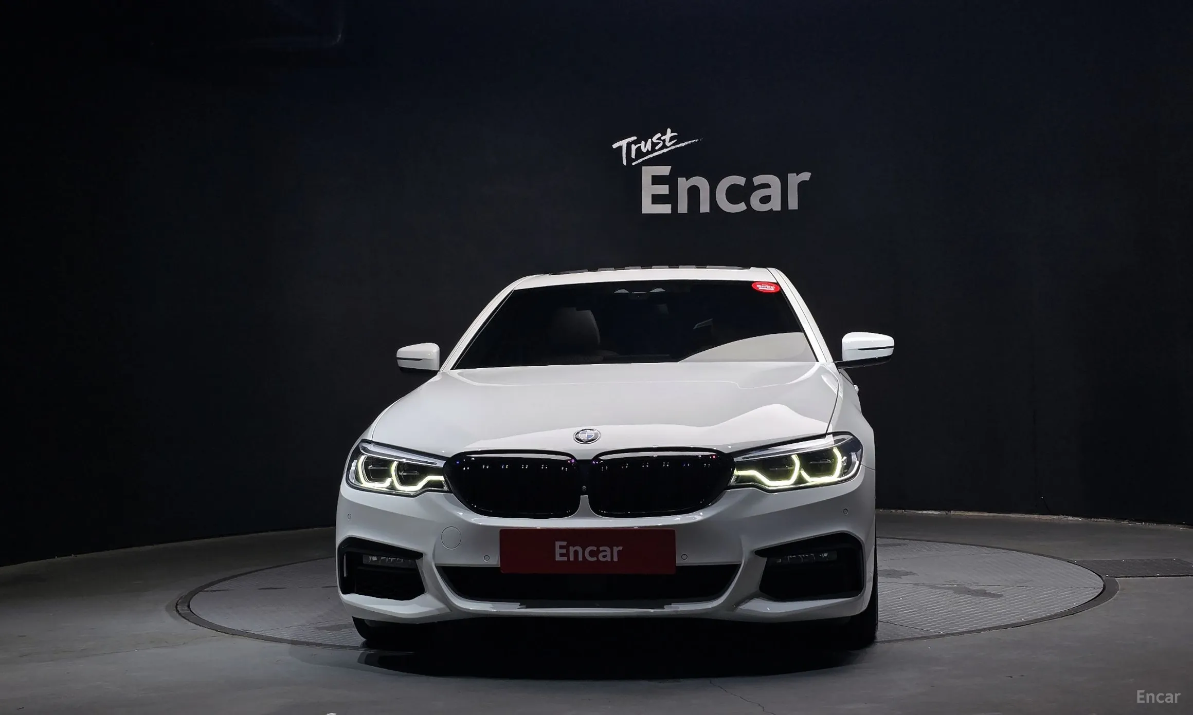BMW 5 Series (G30) превью 2