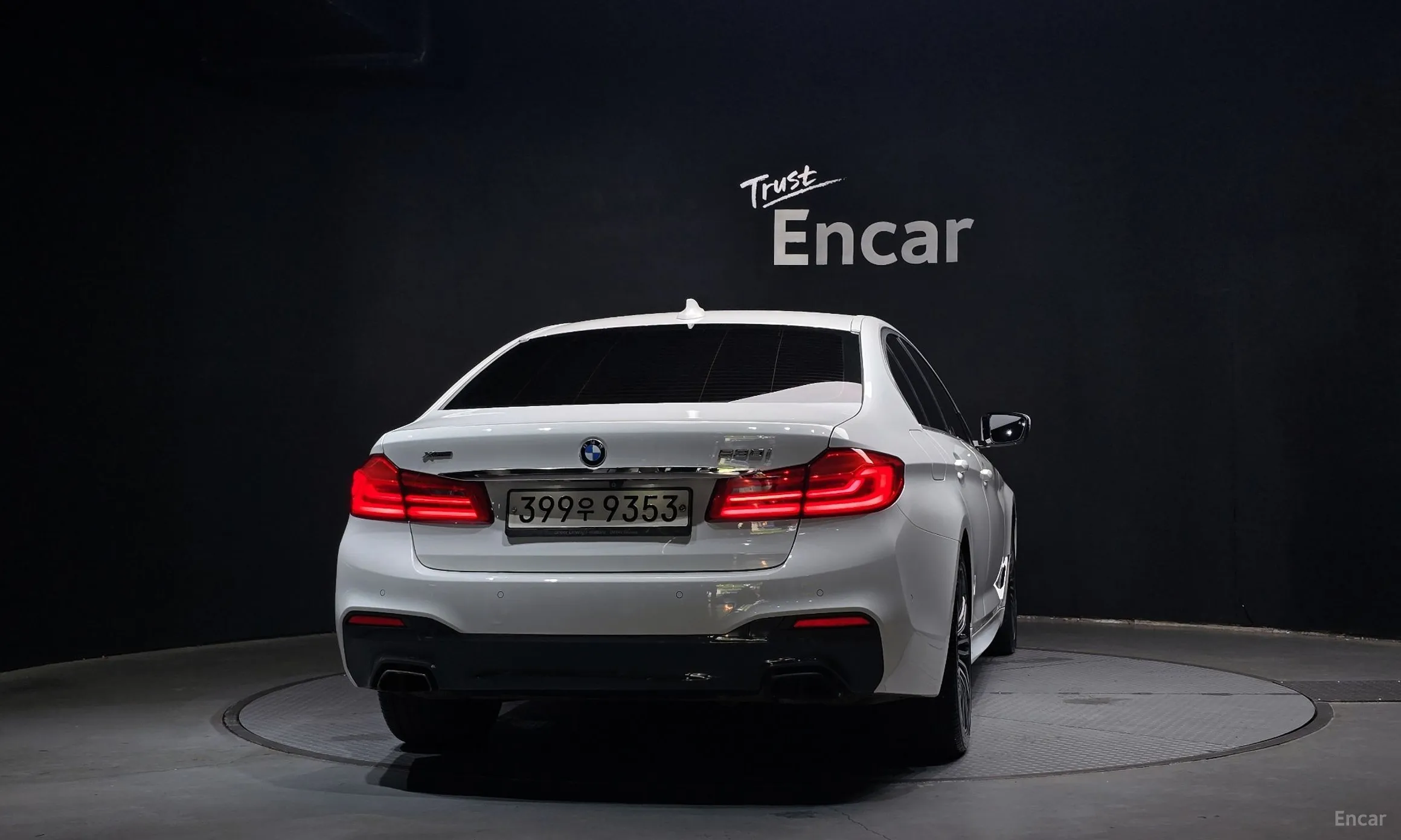 BMW 5 Series (G30) превью 3
