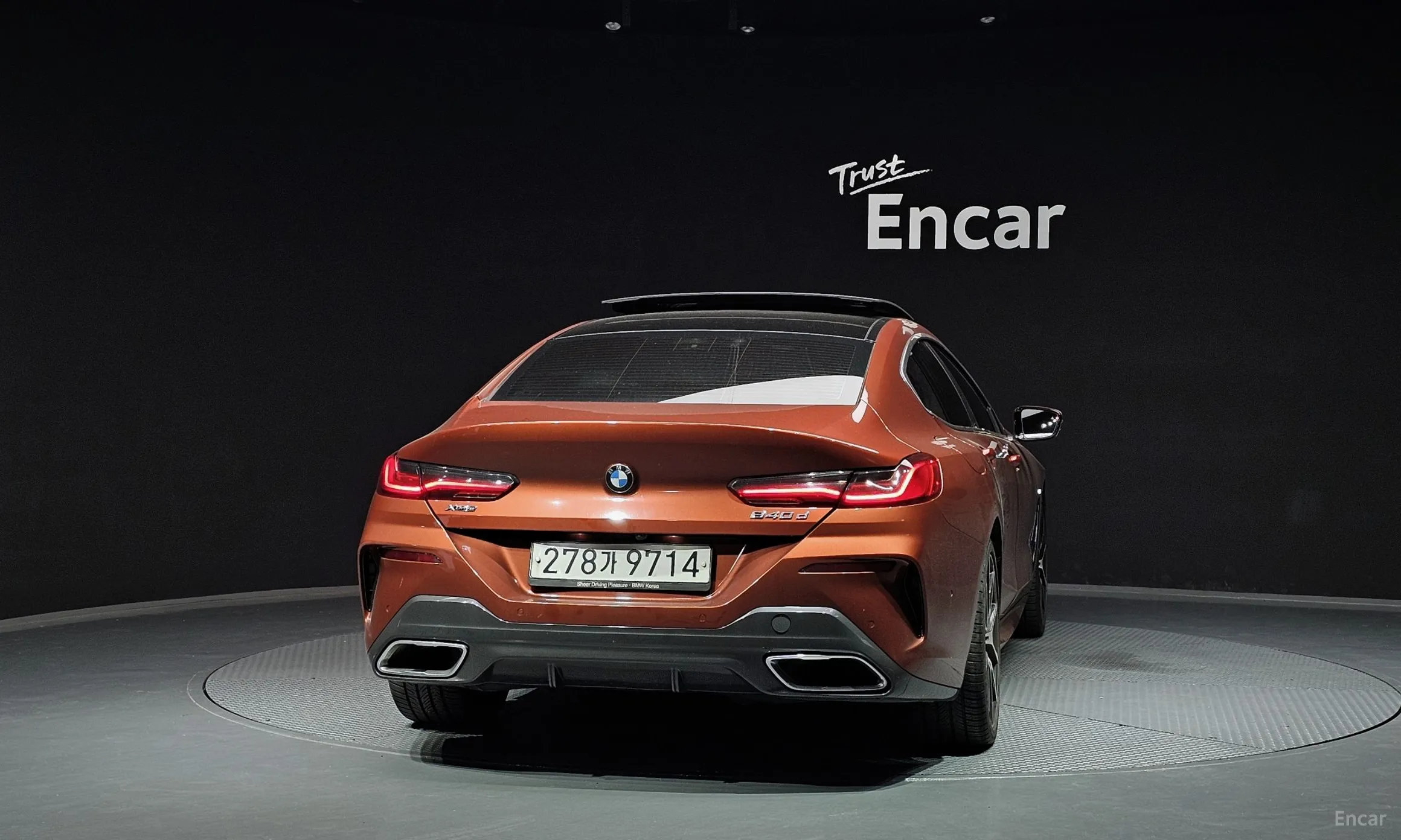 BMW 8-series (G15) превью 3