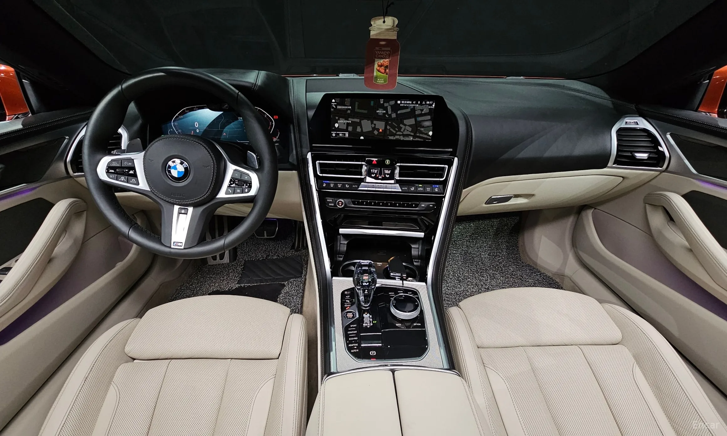 BMW 8-series (G15) превью 4