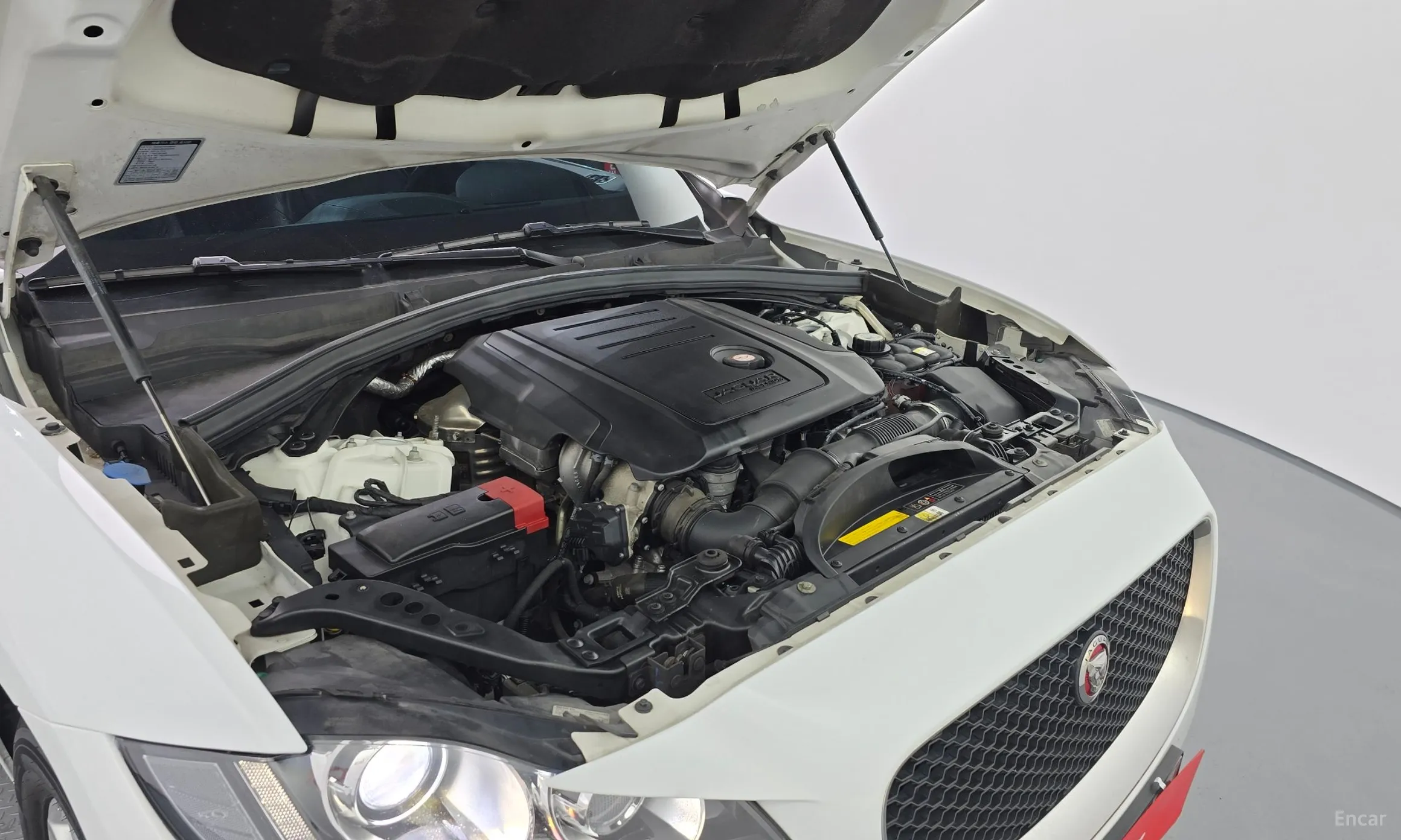 Jaguar F-PACE превью 6