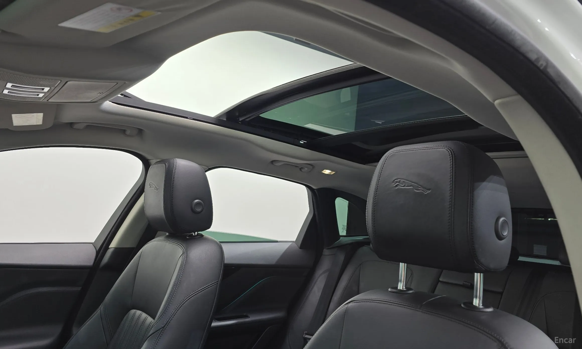 Jaguar F-PACE превью 8