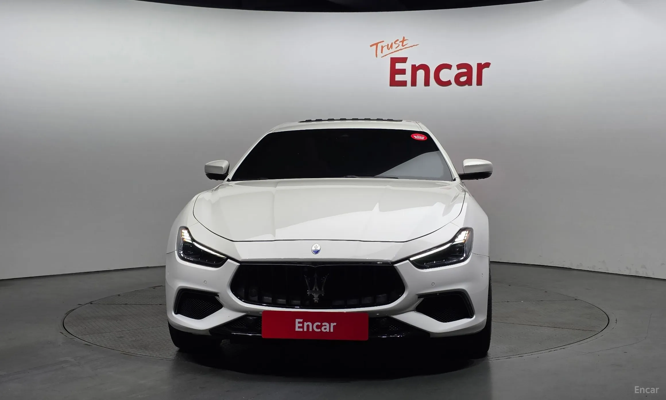 Maserati Ghibli превью 3