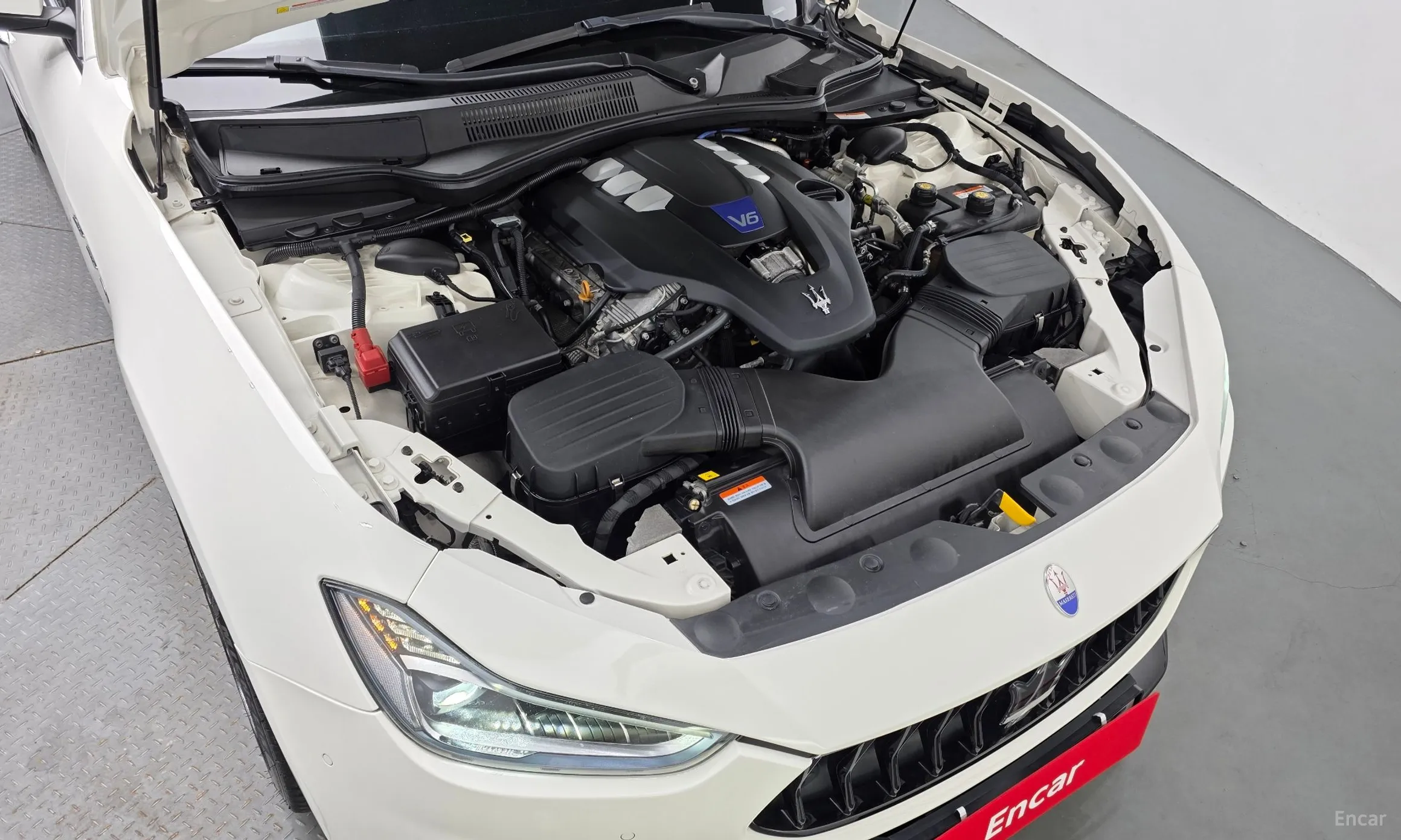 Maserati Ghibli превью 6