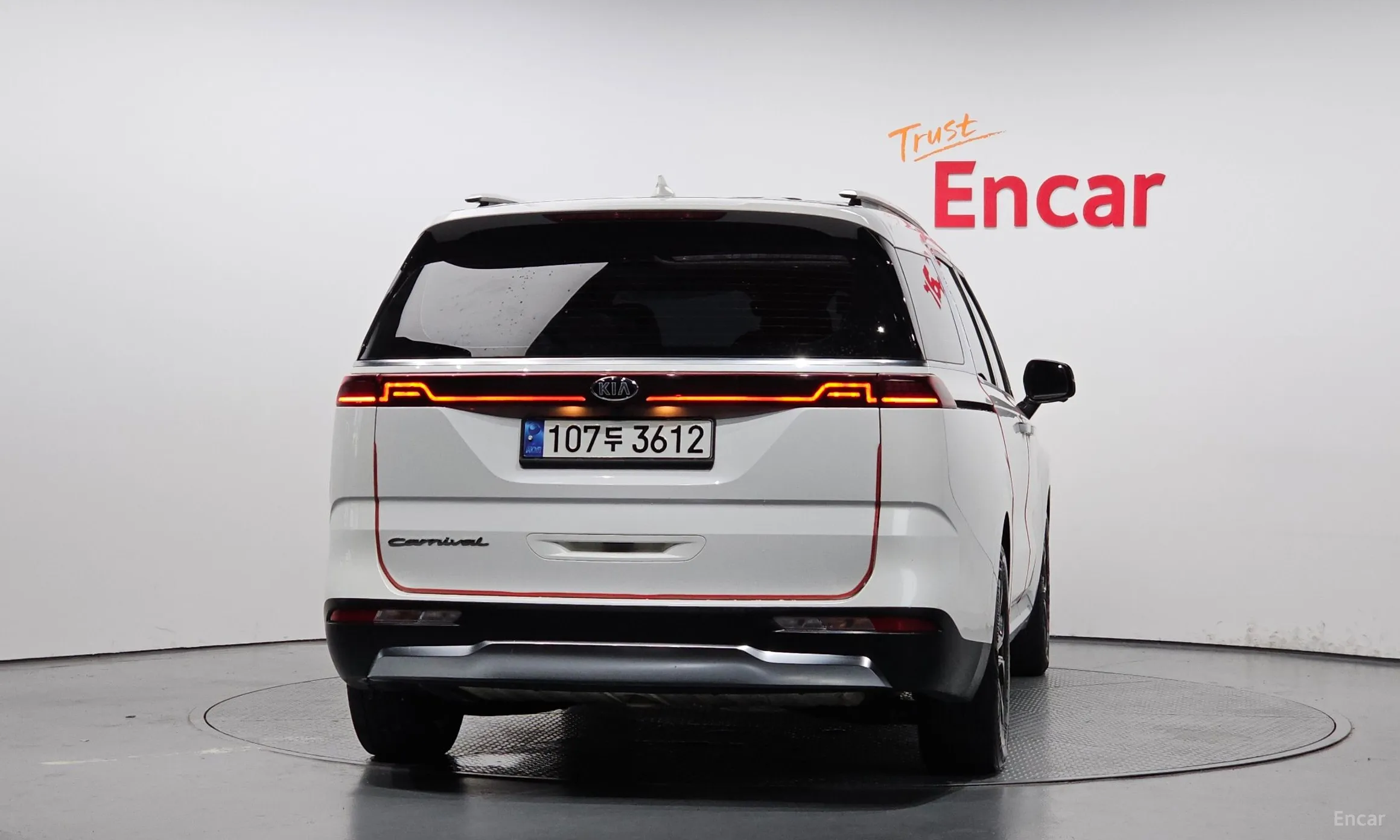 Kia Carnival Gen 4 превью 3