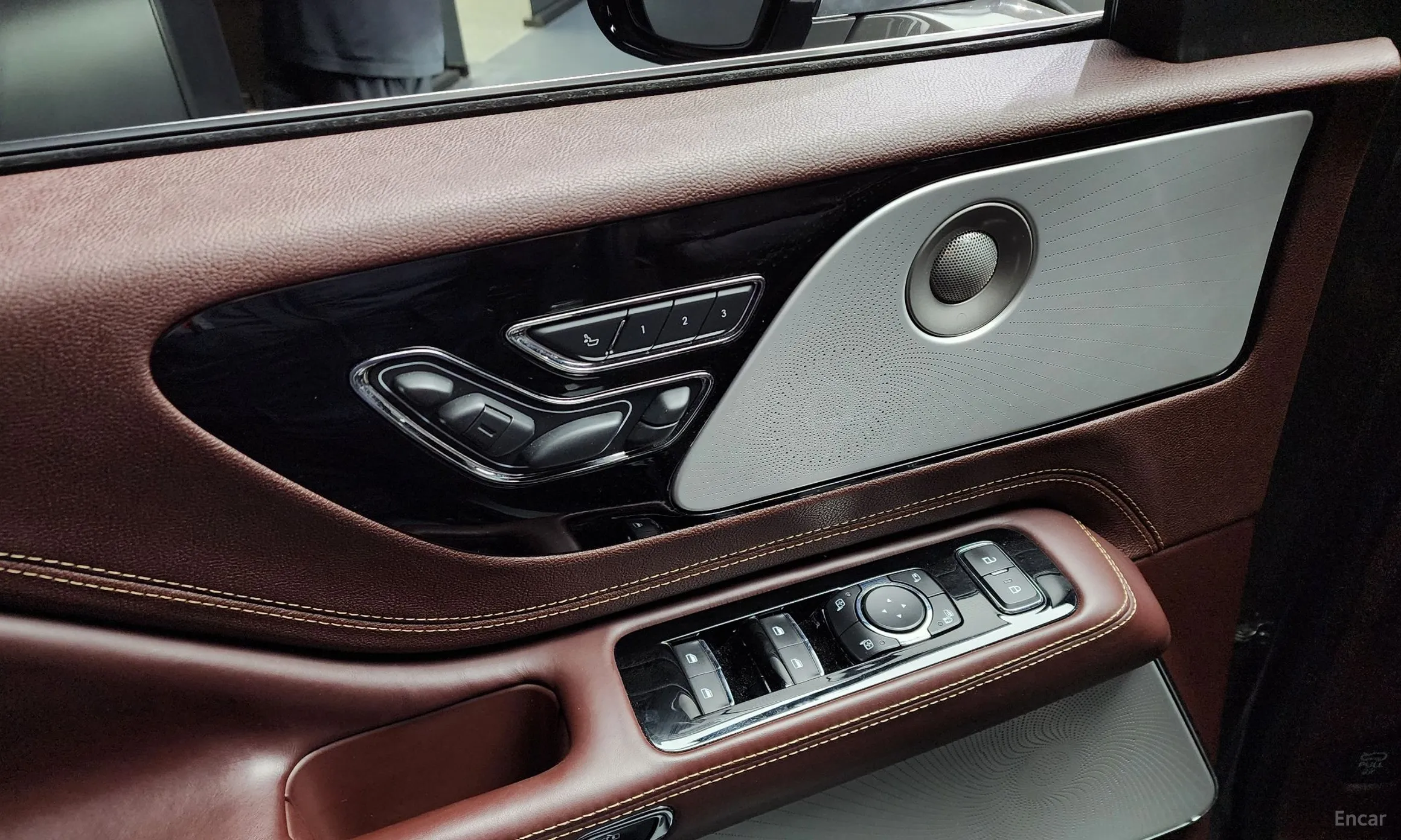Lincoln Aviator 2nd Generation превью 17