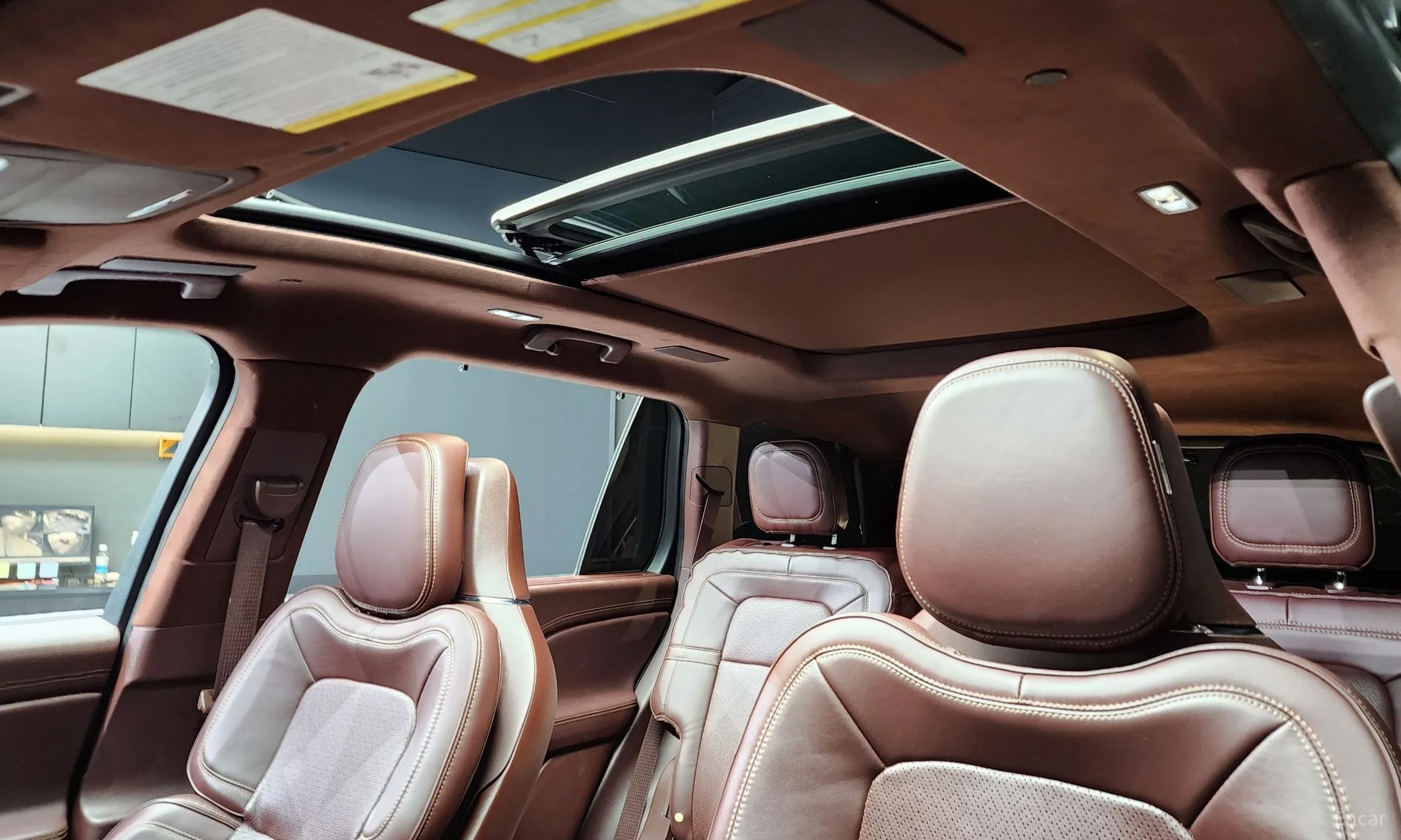 Lincoln Aviator 2nd Generation превью 18