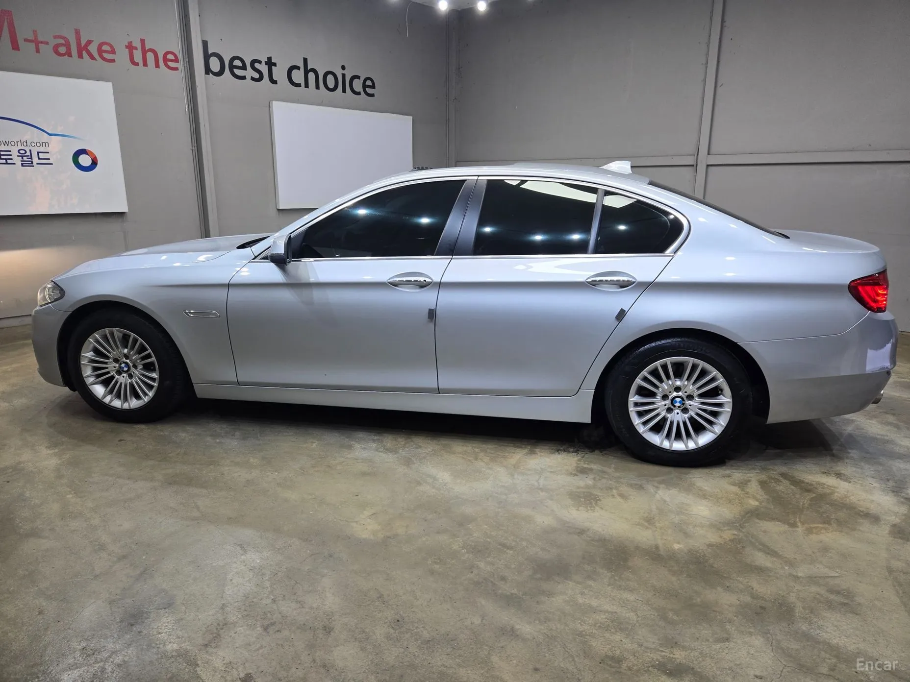 BMW 5 Series (F10) превью 4