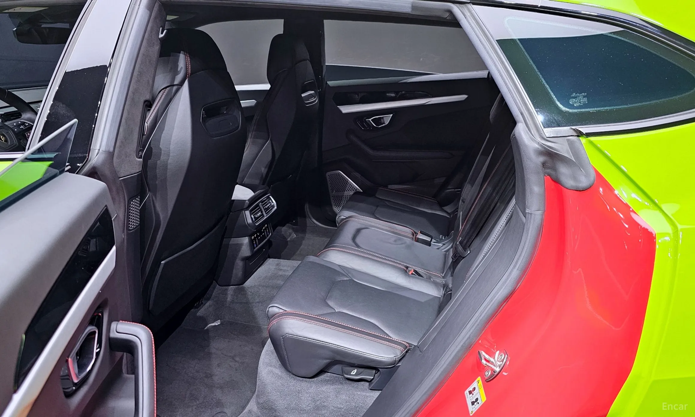 Lamborghini Urus превью 12