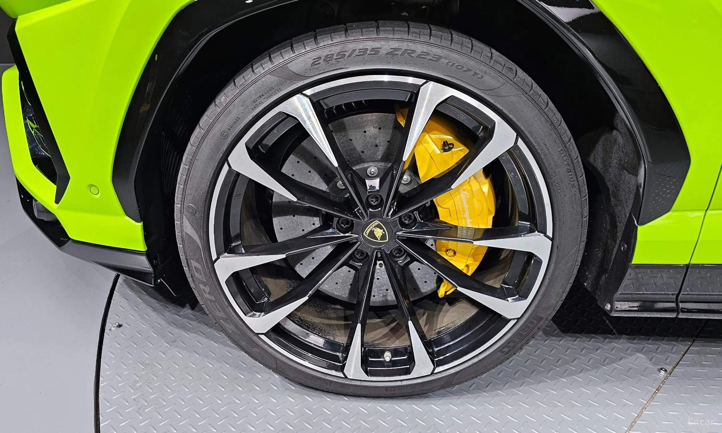 Lamborghini Urus превью 5