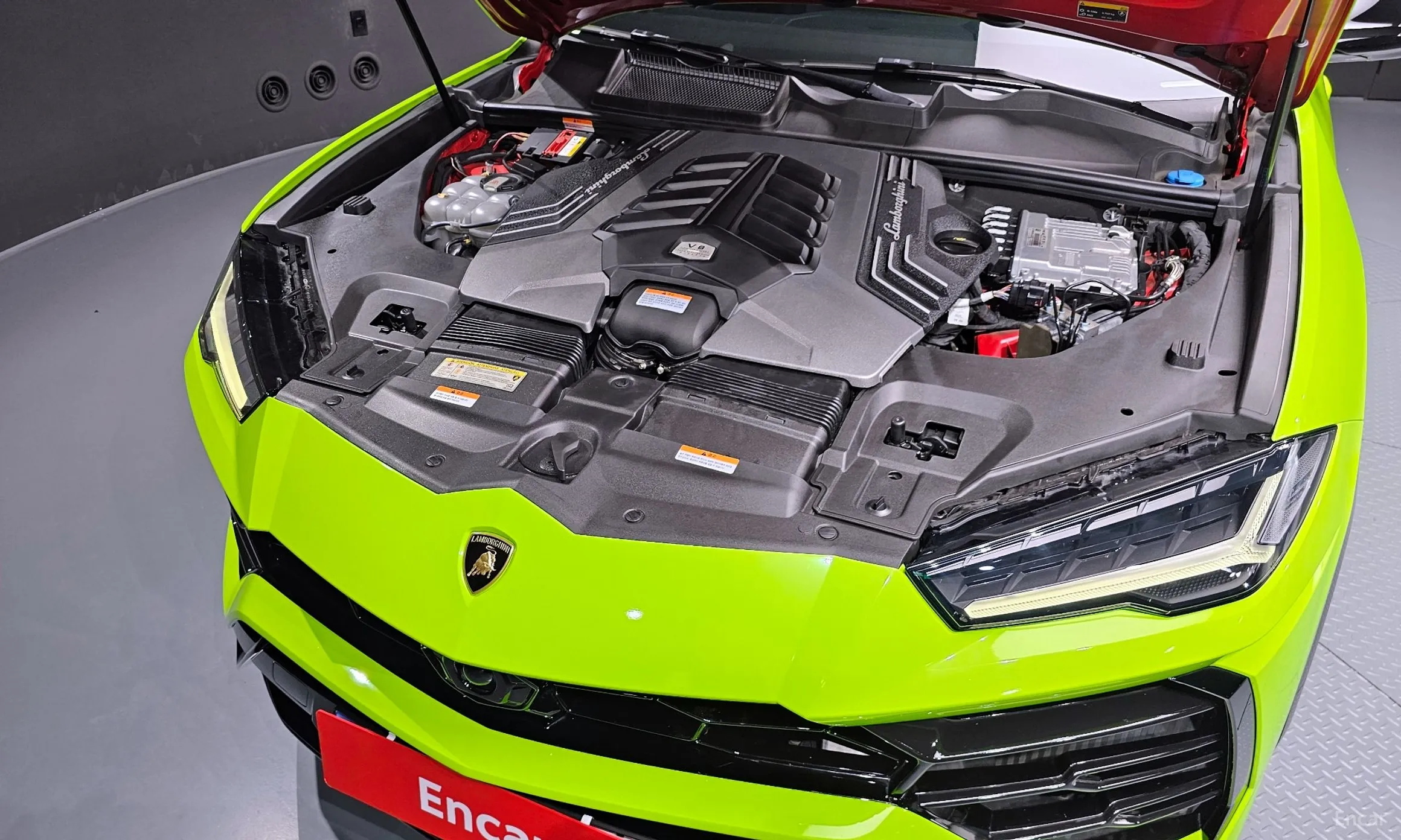 Lamborghini Urus превью 6