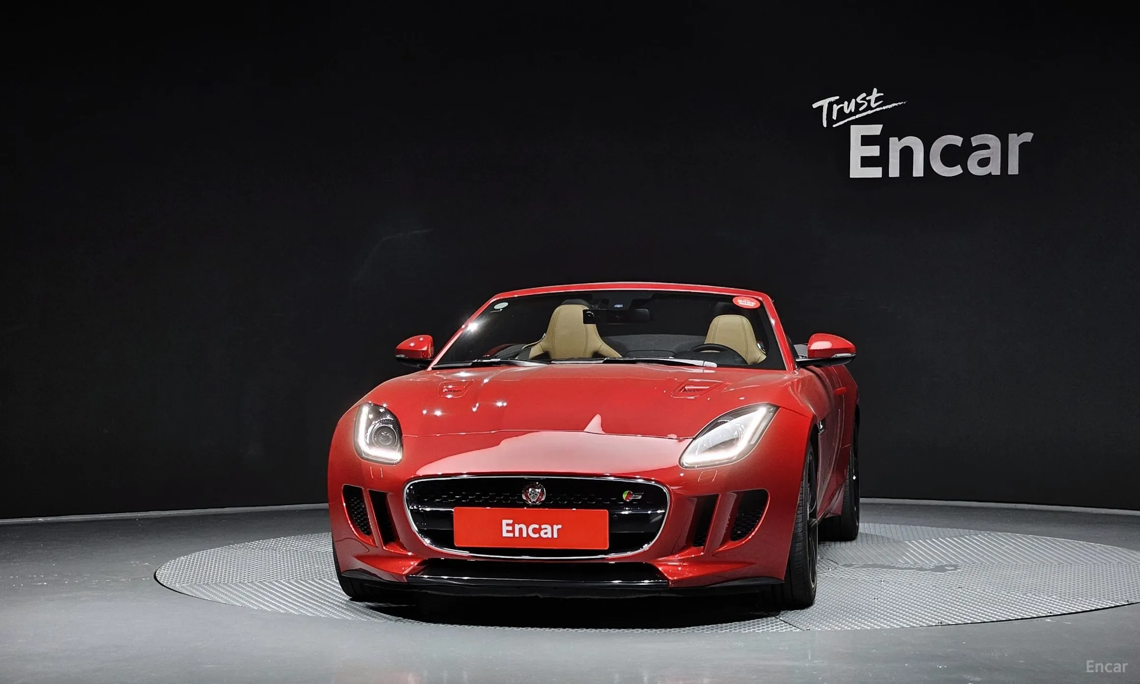 Jaguar F-TYPE превью 3