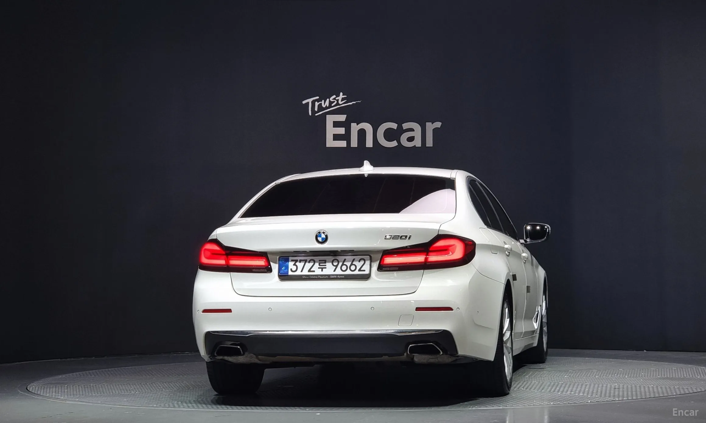 BMW 5 Series (G30) превью 3