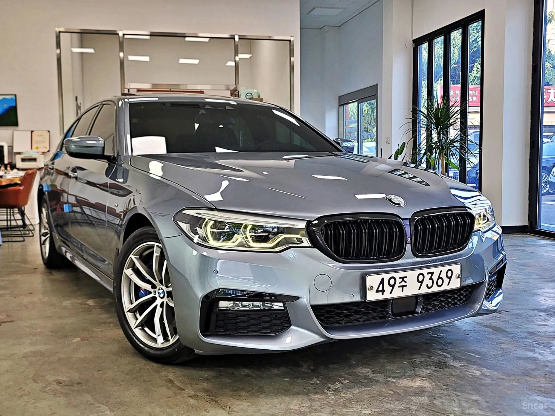 BMW 5 Series (G30) превью 2