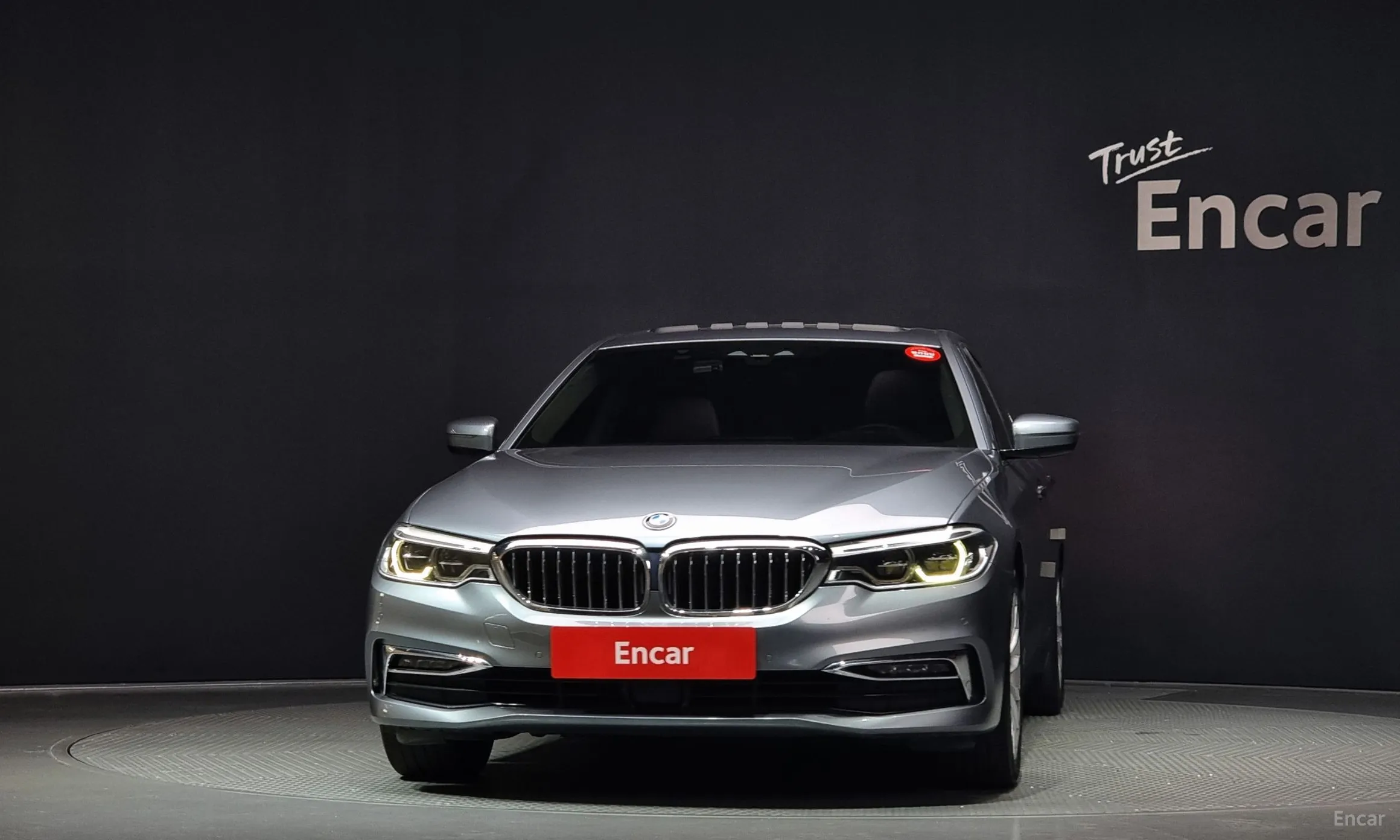 BMW 5 Series (G30) превью 2