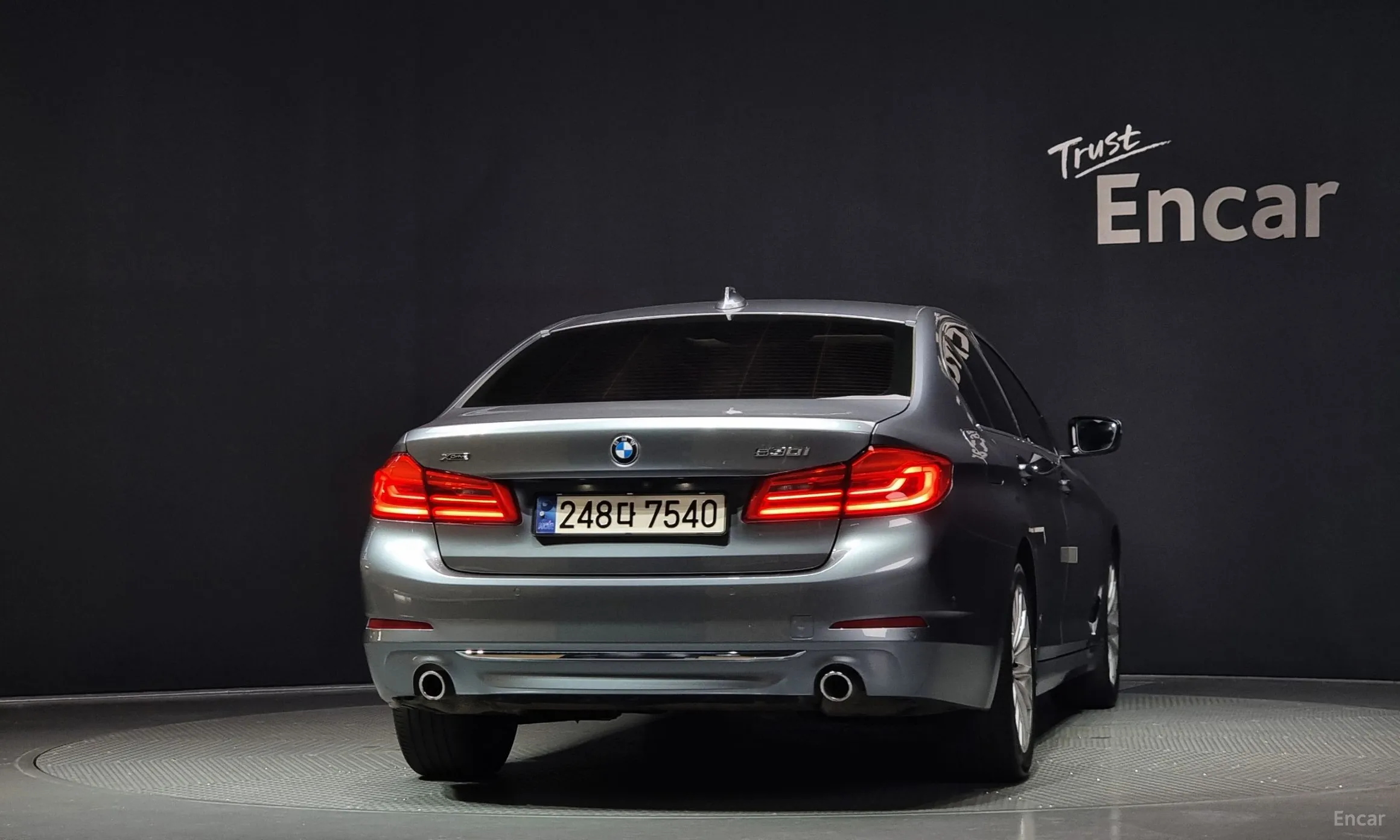 BMW 5 Series (G30) превью 3