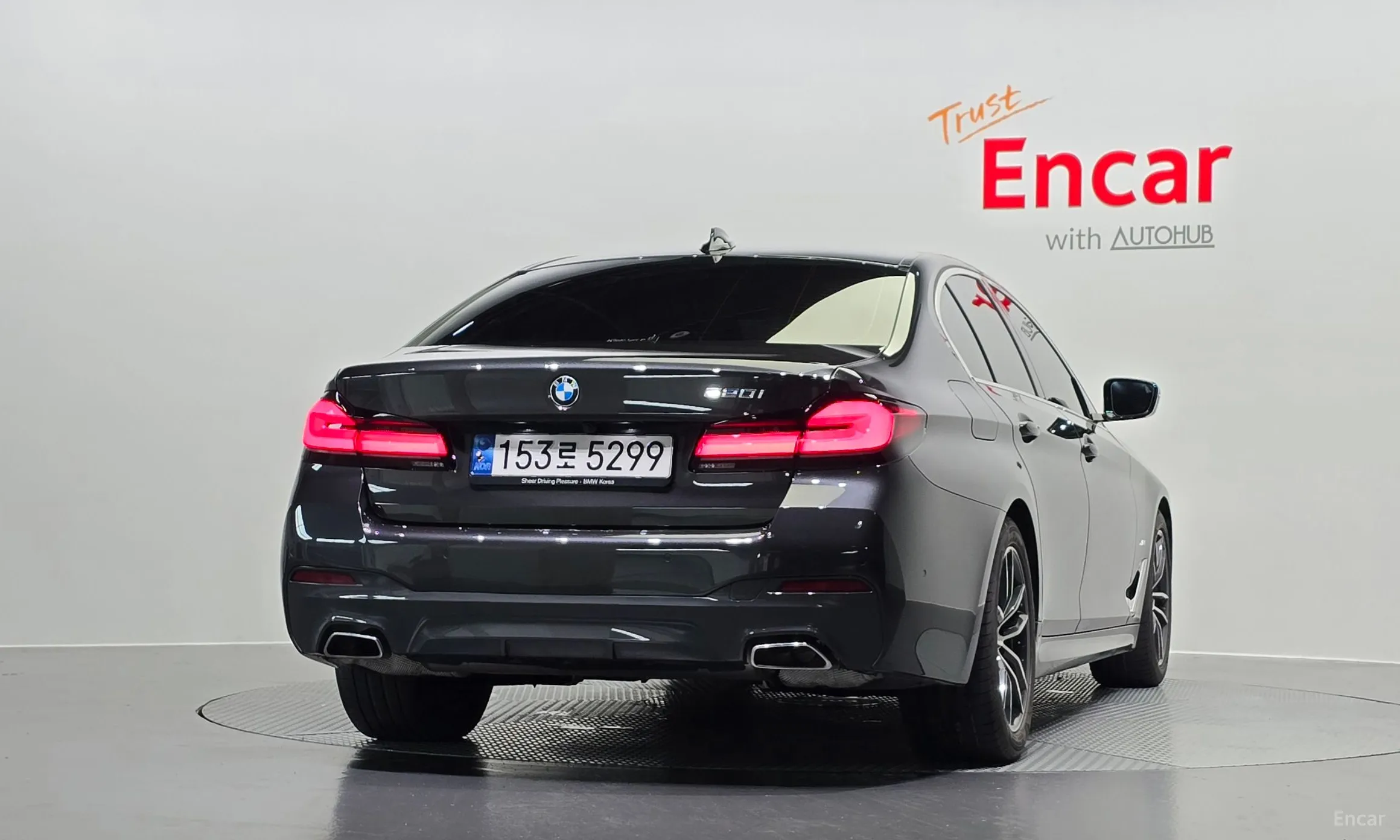 BMW 5 Series (G30) превью 3