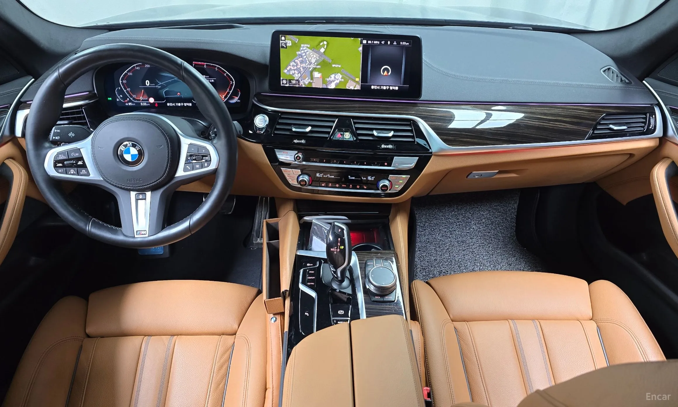 BMW 5 Series (G30) превью 4