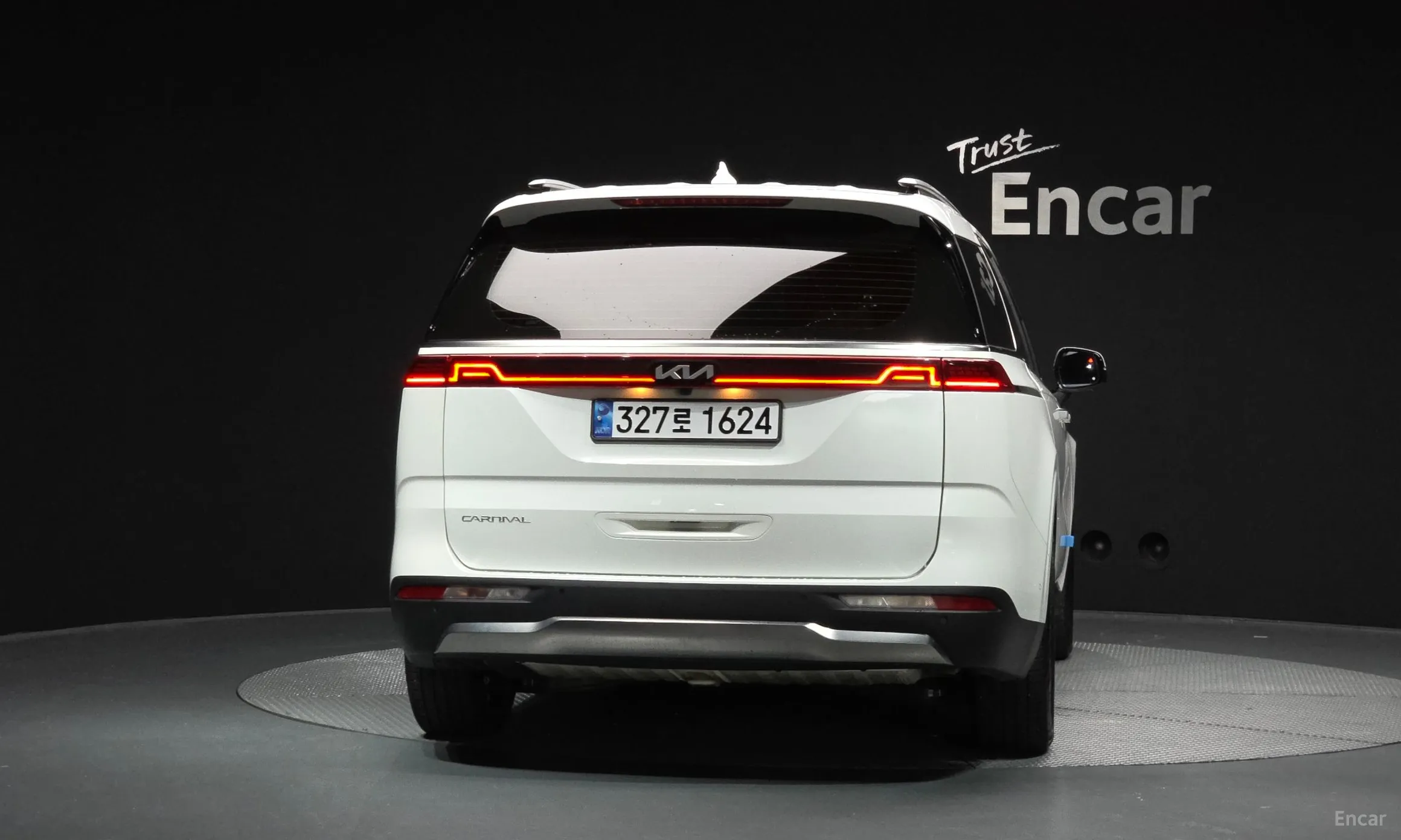 Kia Carnival Gen 4 превью 3
