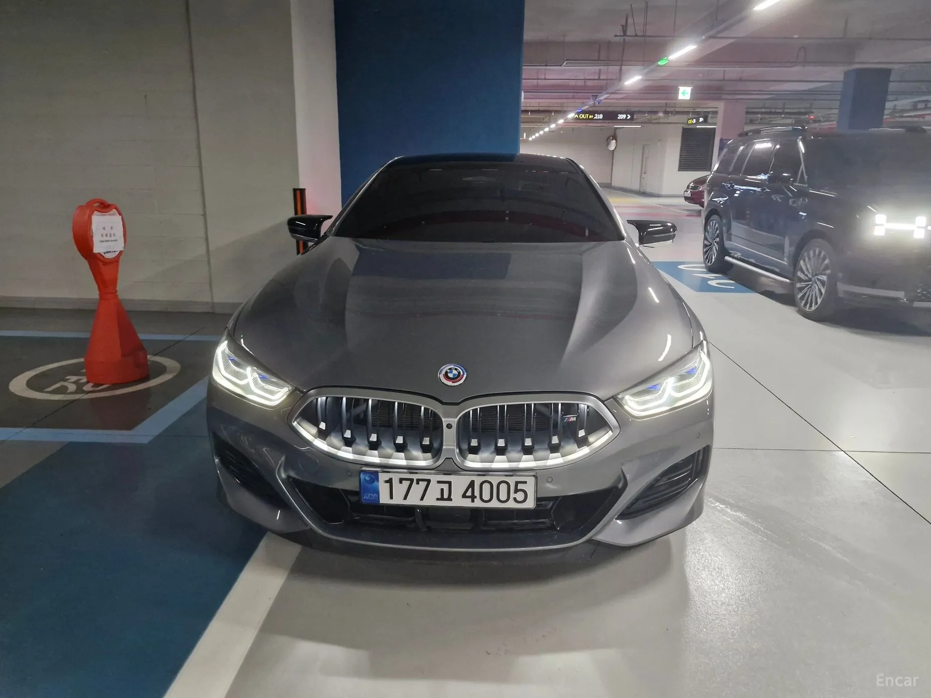 BMW 8-series (G15)
