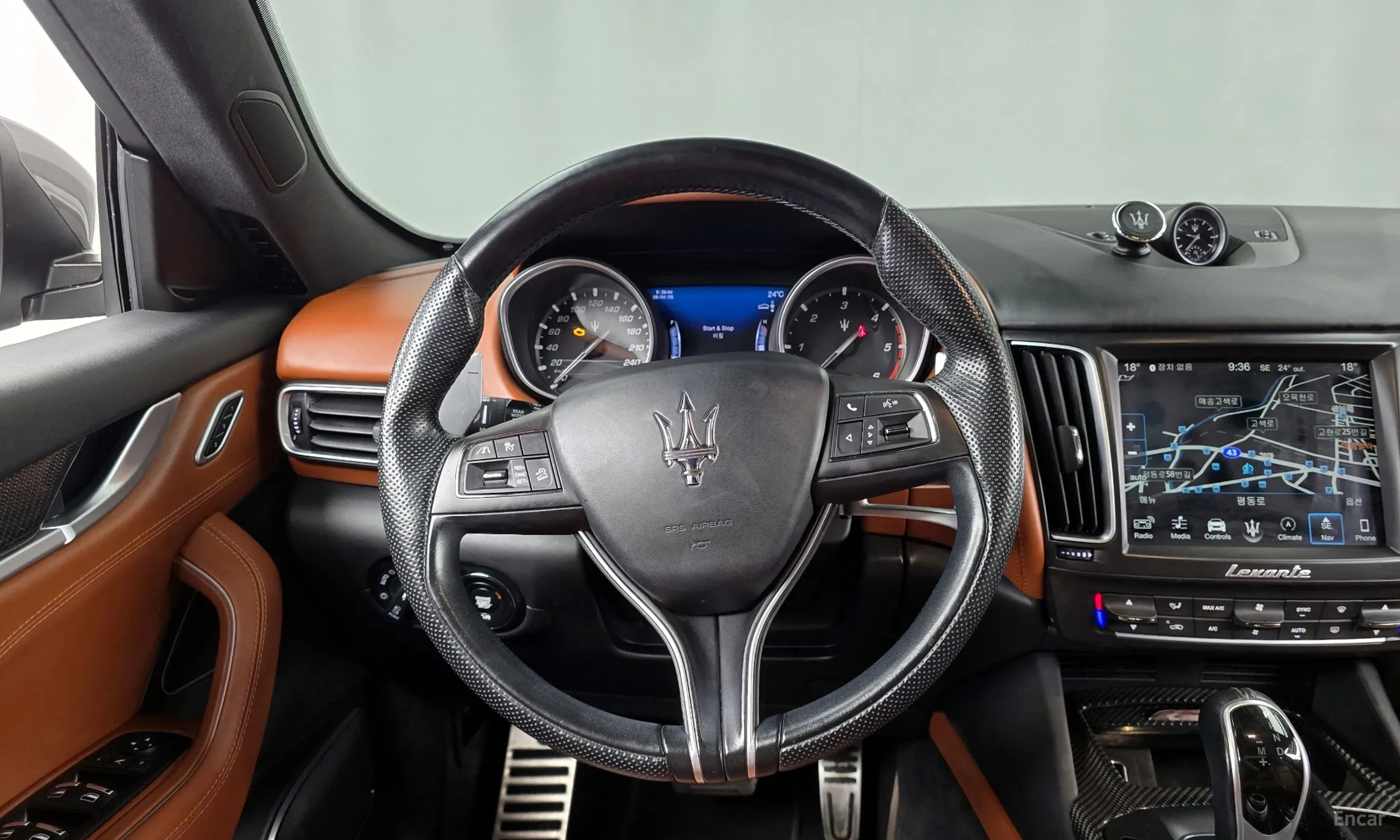 Maserati Levante превью 13