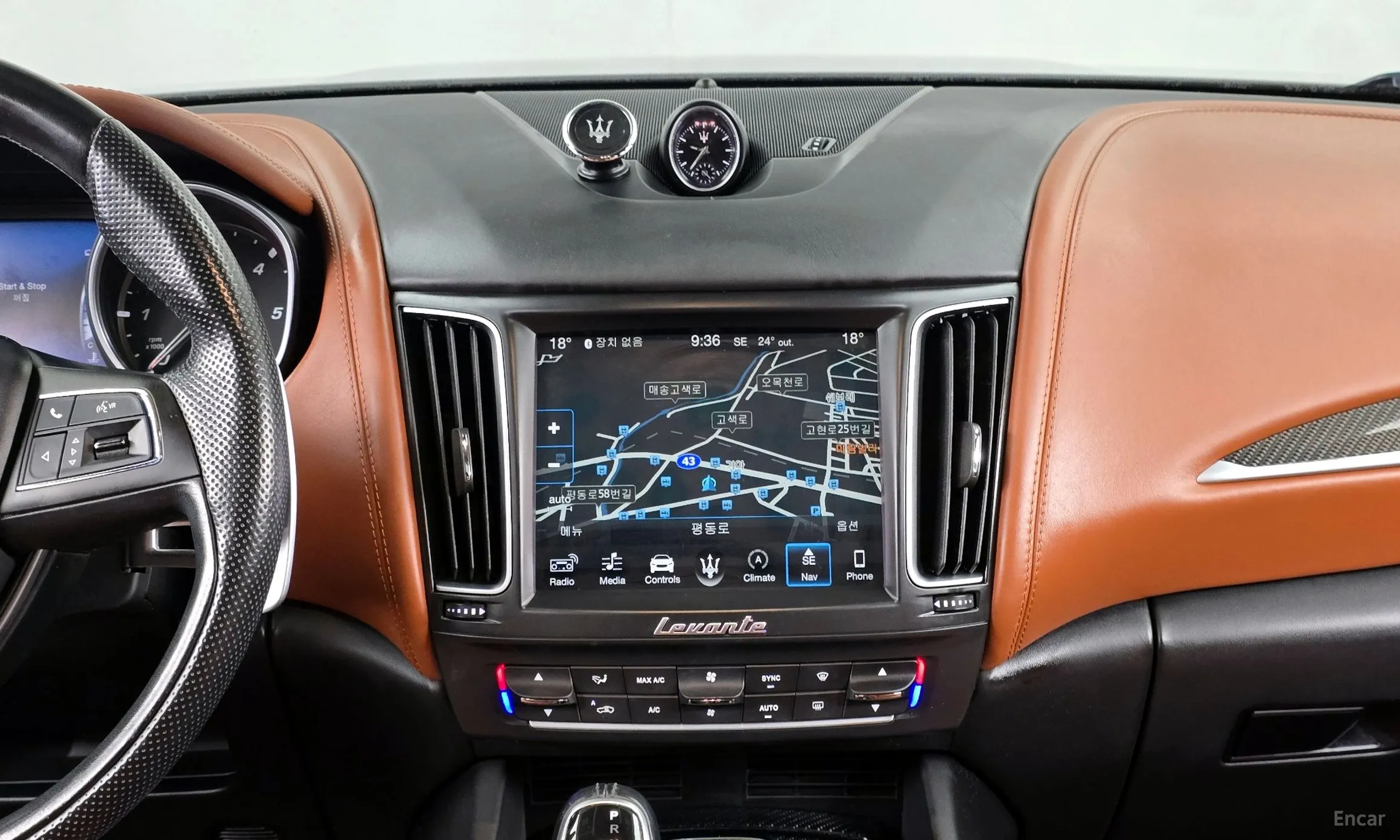Maserati Levante превью 14
