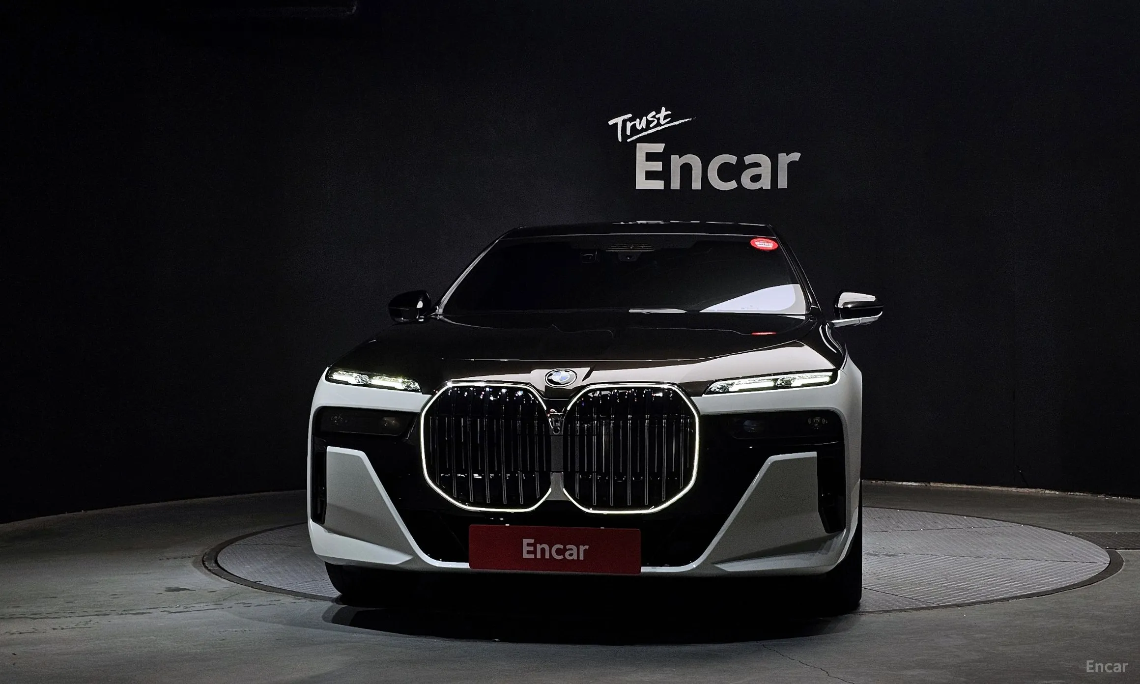 BMW 7 Series (G70) превью 2