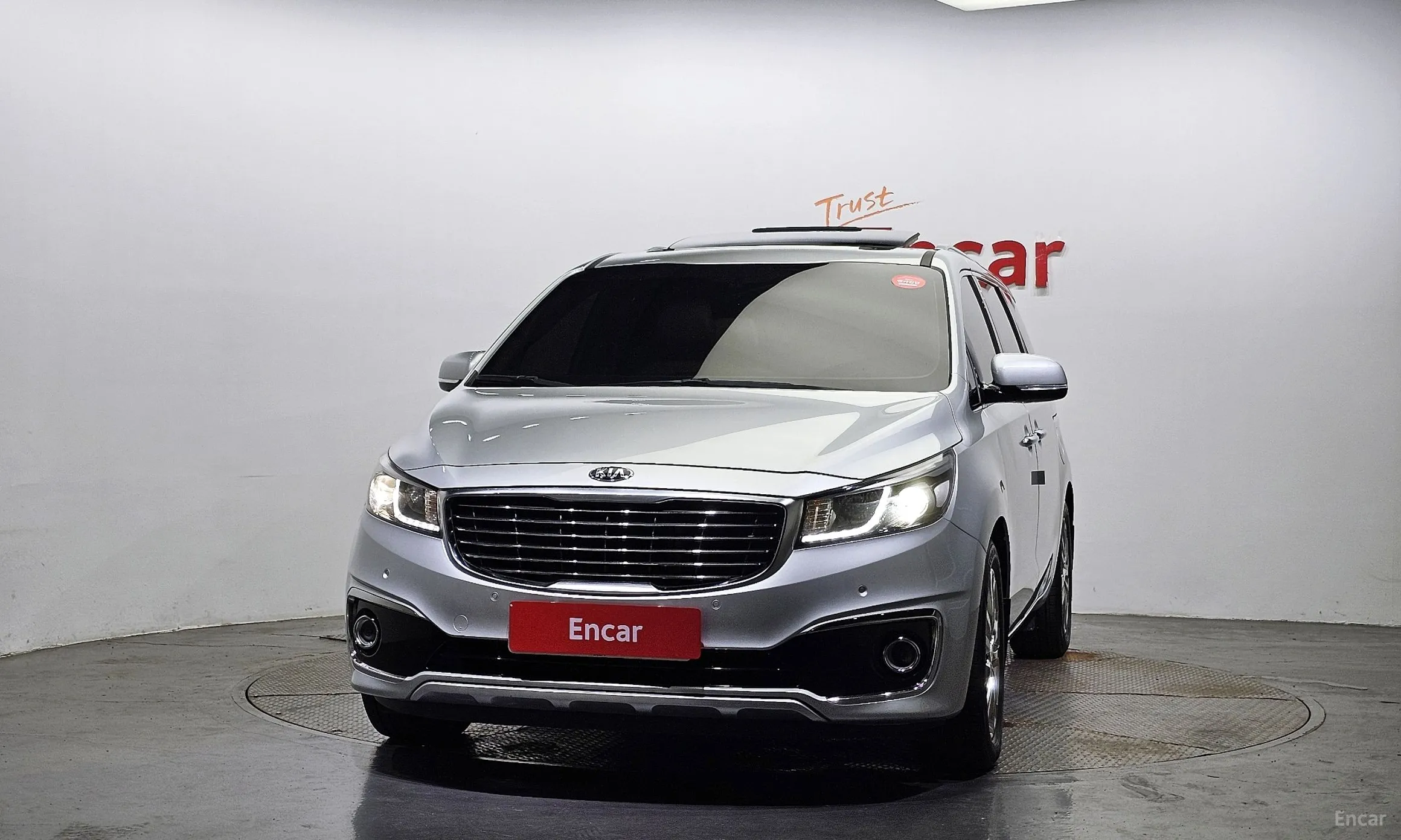Kia Carnival превью 2