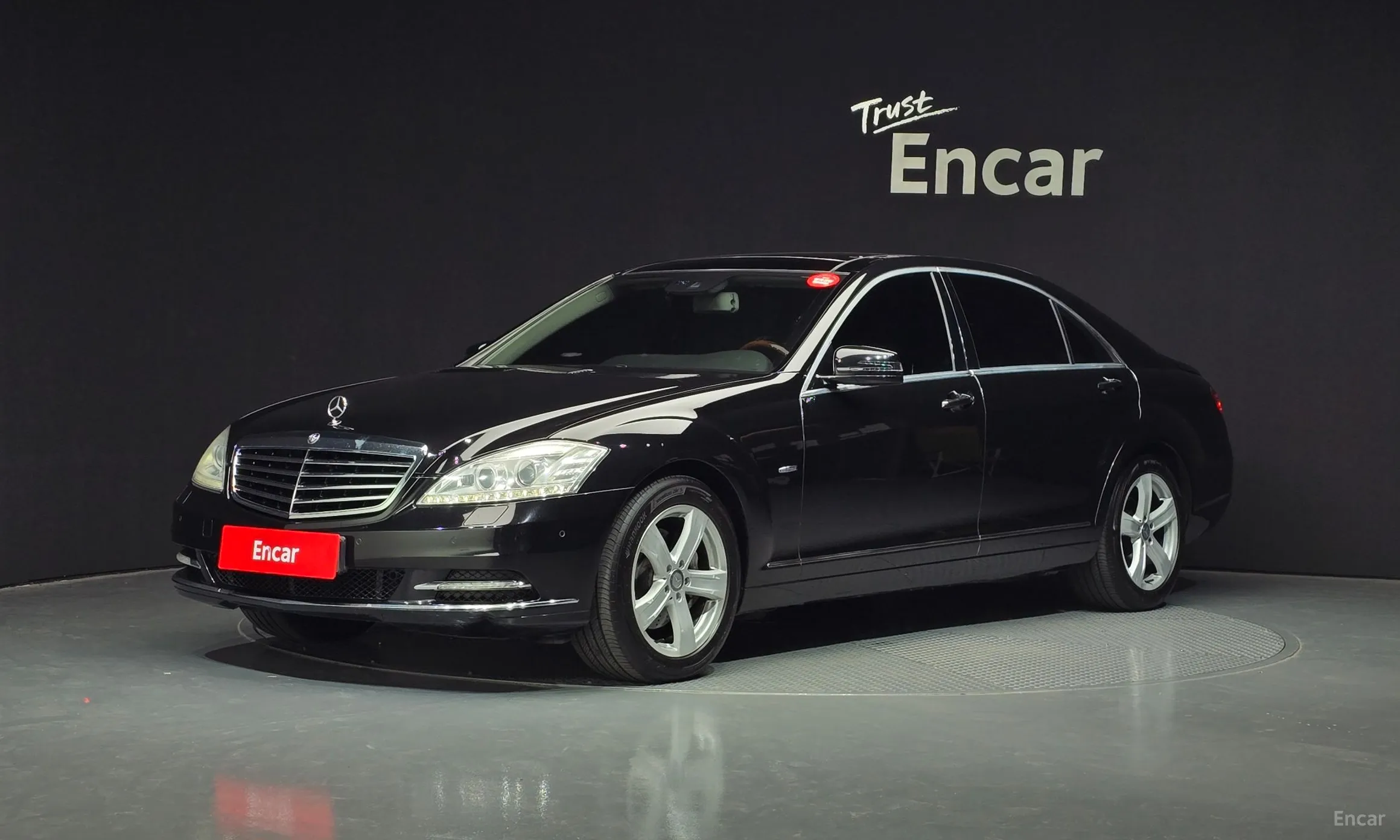 Mercedes Benz S-Class W221