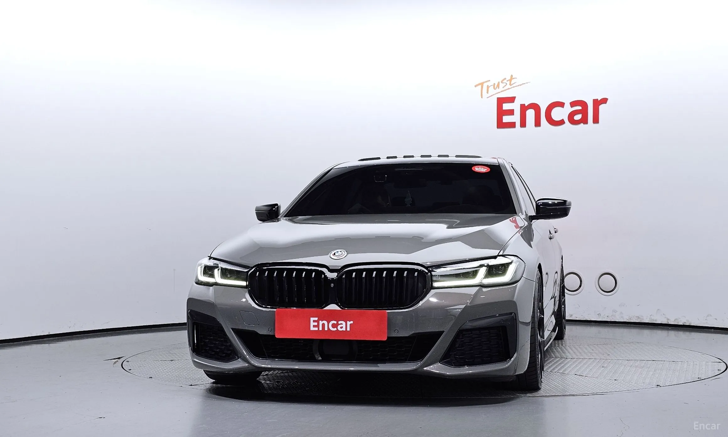 BMW 5 Series (G30) превью 2