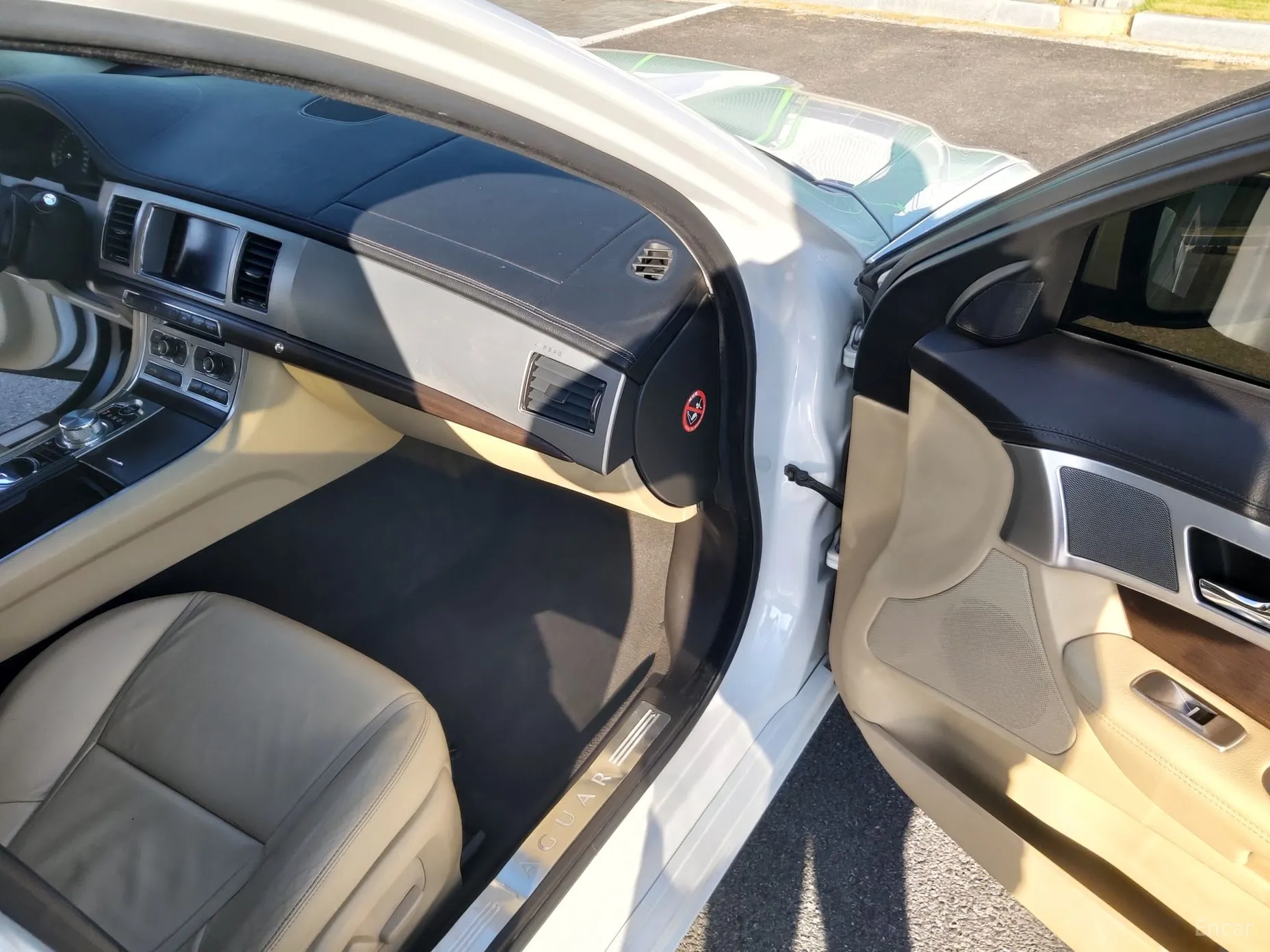 Jaguar New XF превью 11