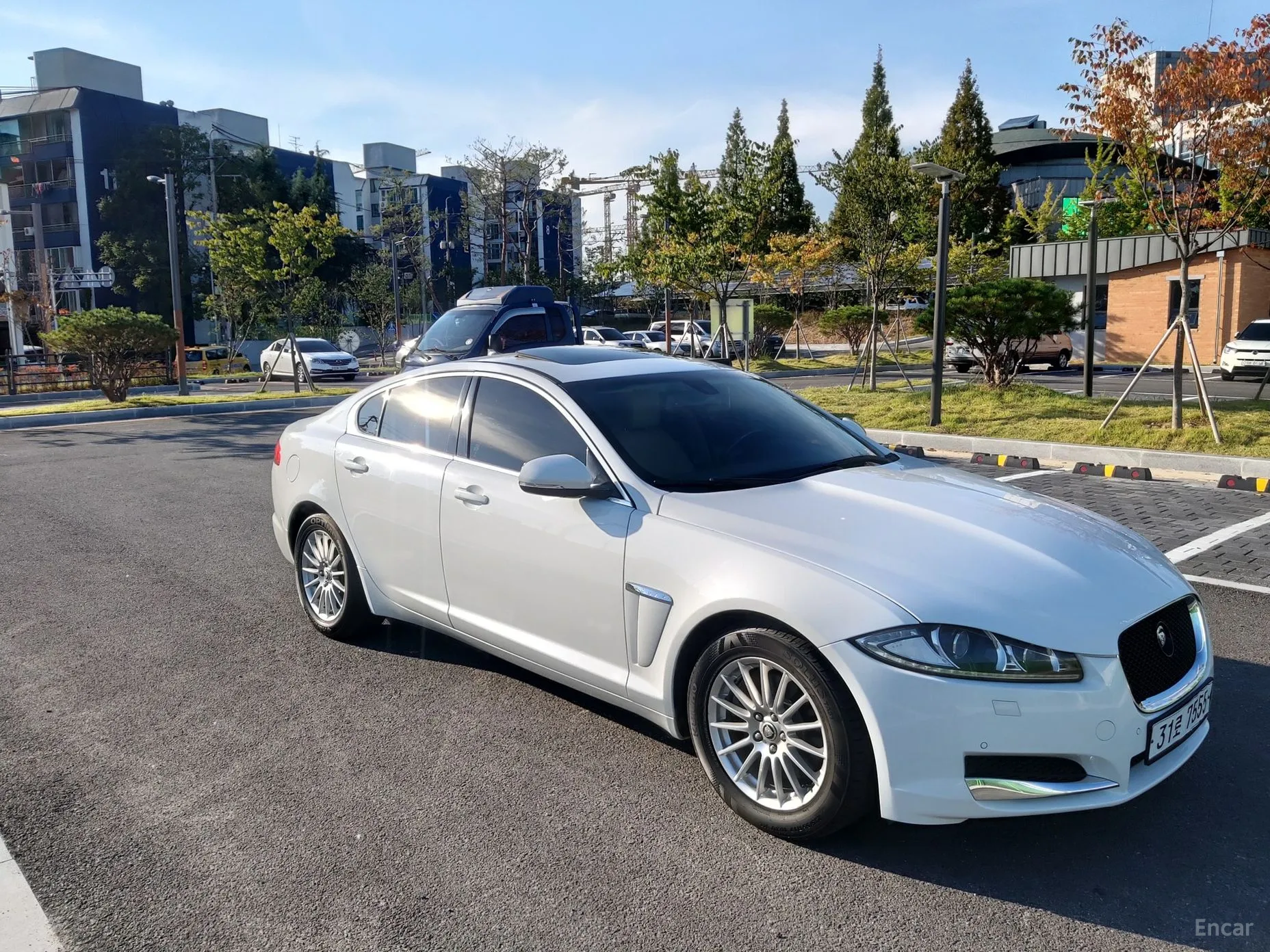 Jaguar New XF превью 4