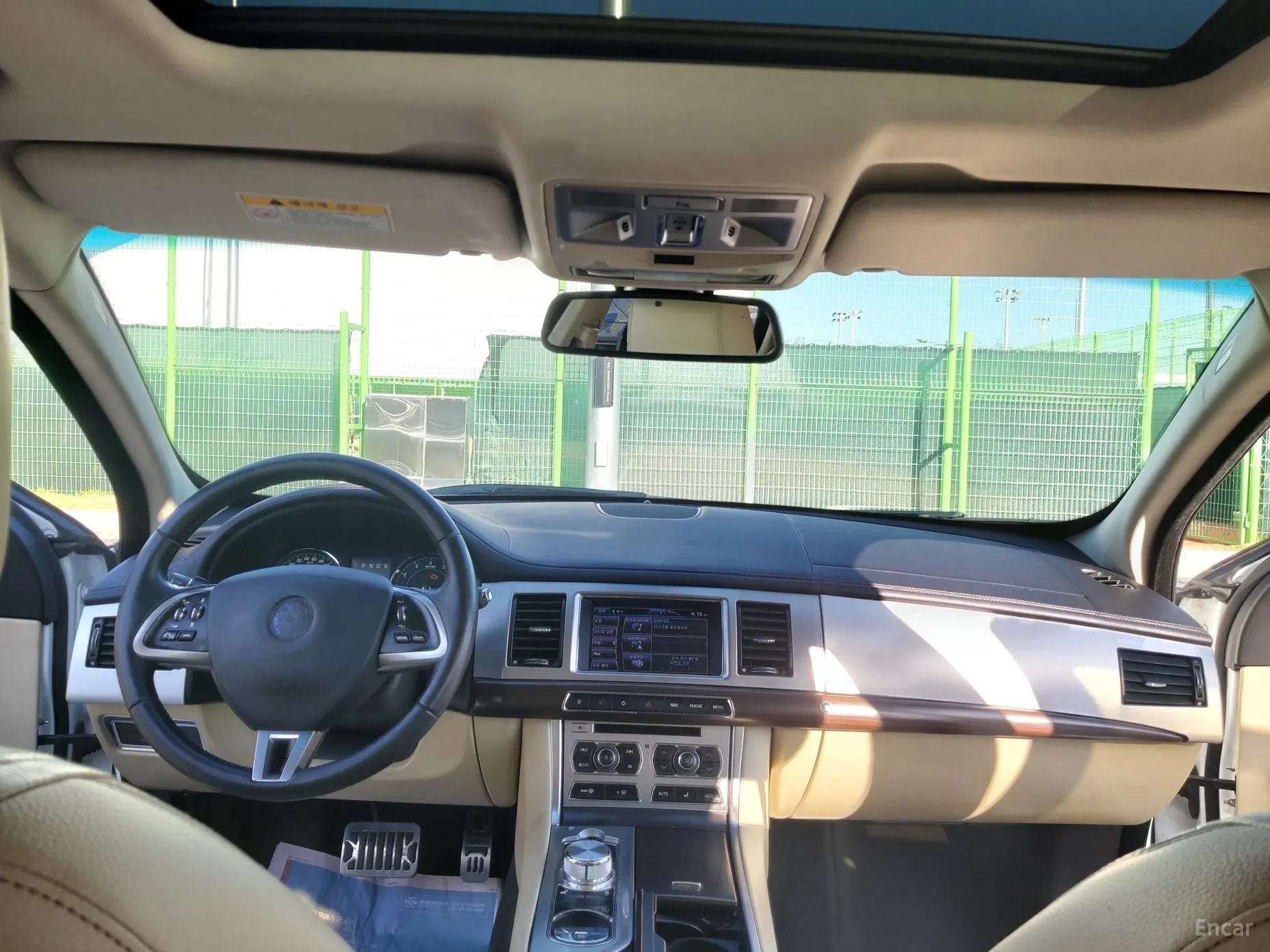 Jaguar New XF превью 8