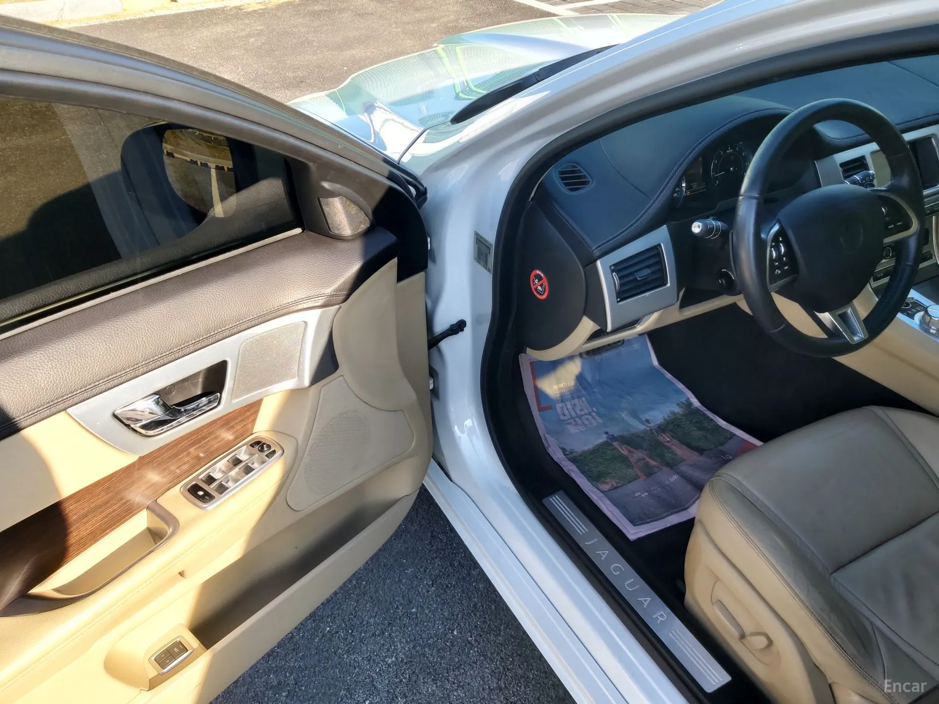 Jaguar New XF превью 9