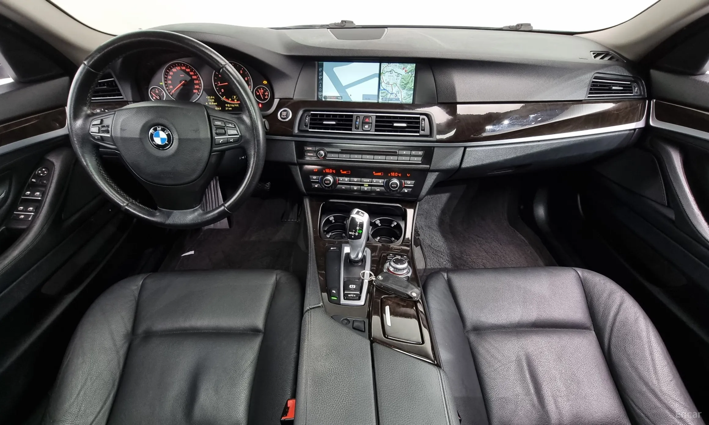 BMW 5 Series (F10) превью 4