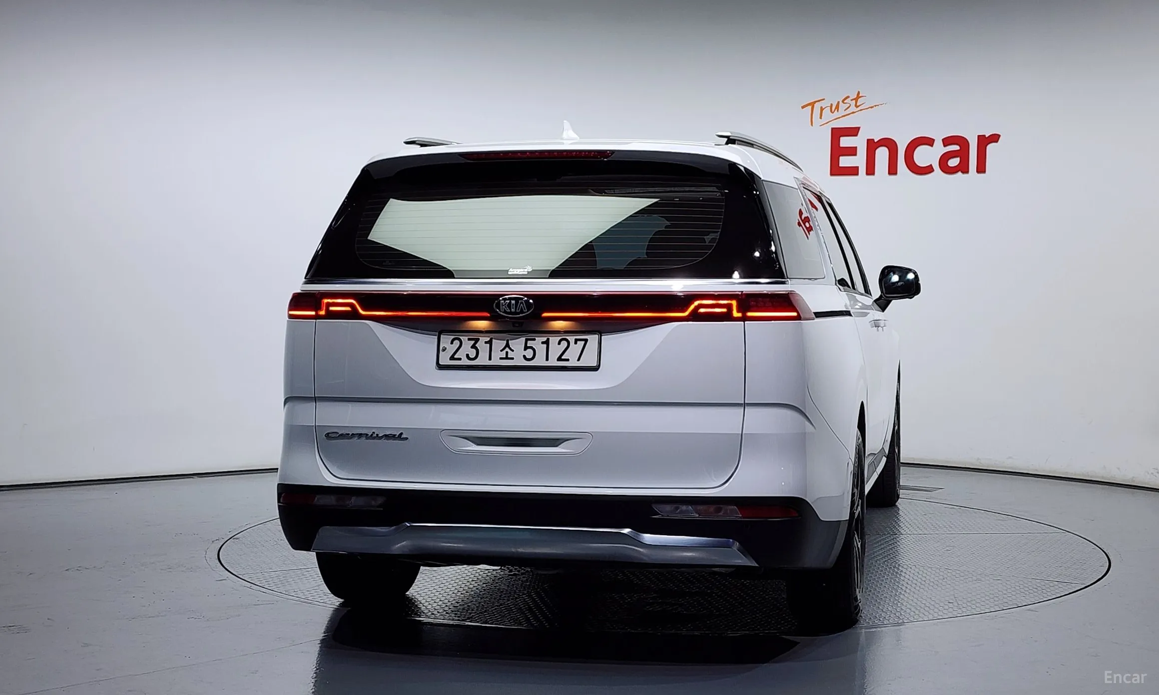 Kia Carnival Gen 4 превью 3