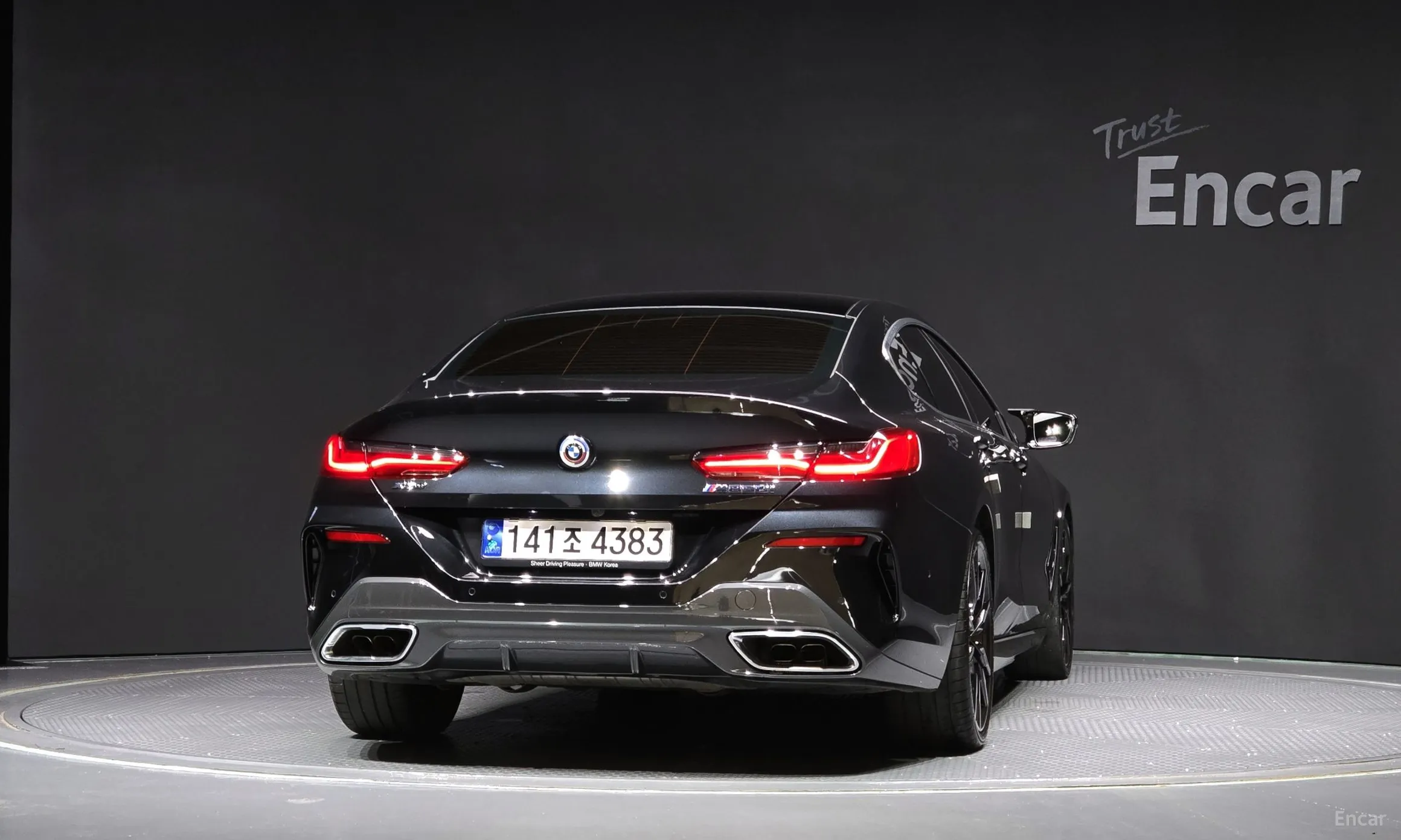 BMW 8-series (G15) превью 3