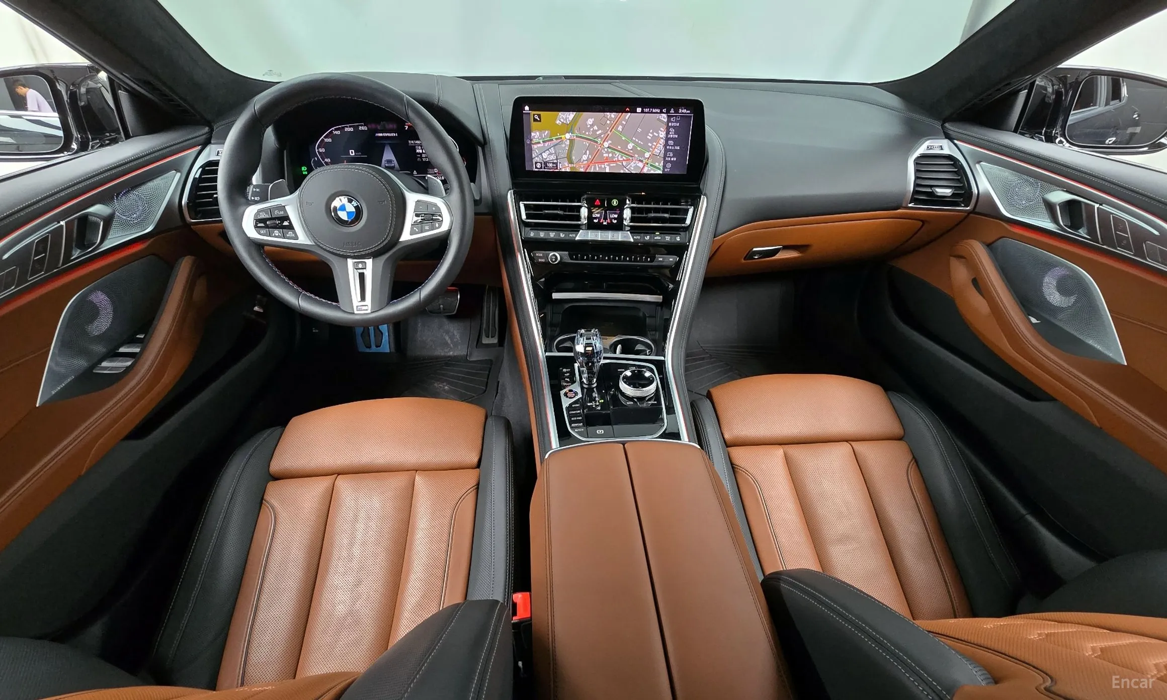 BMW 8-series (G15) превью 4