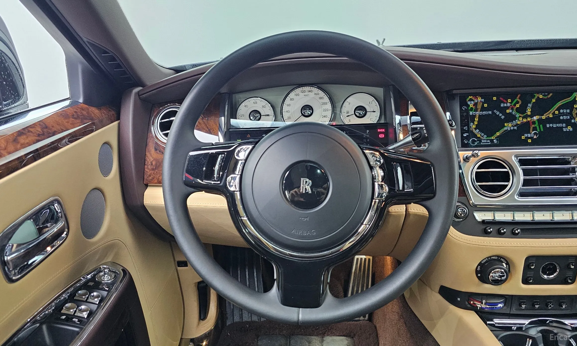 Rolls-Royce Ghost превью 11